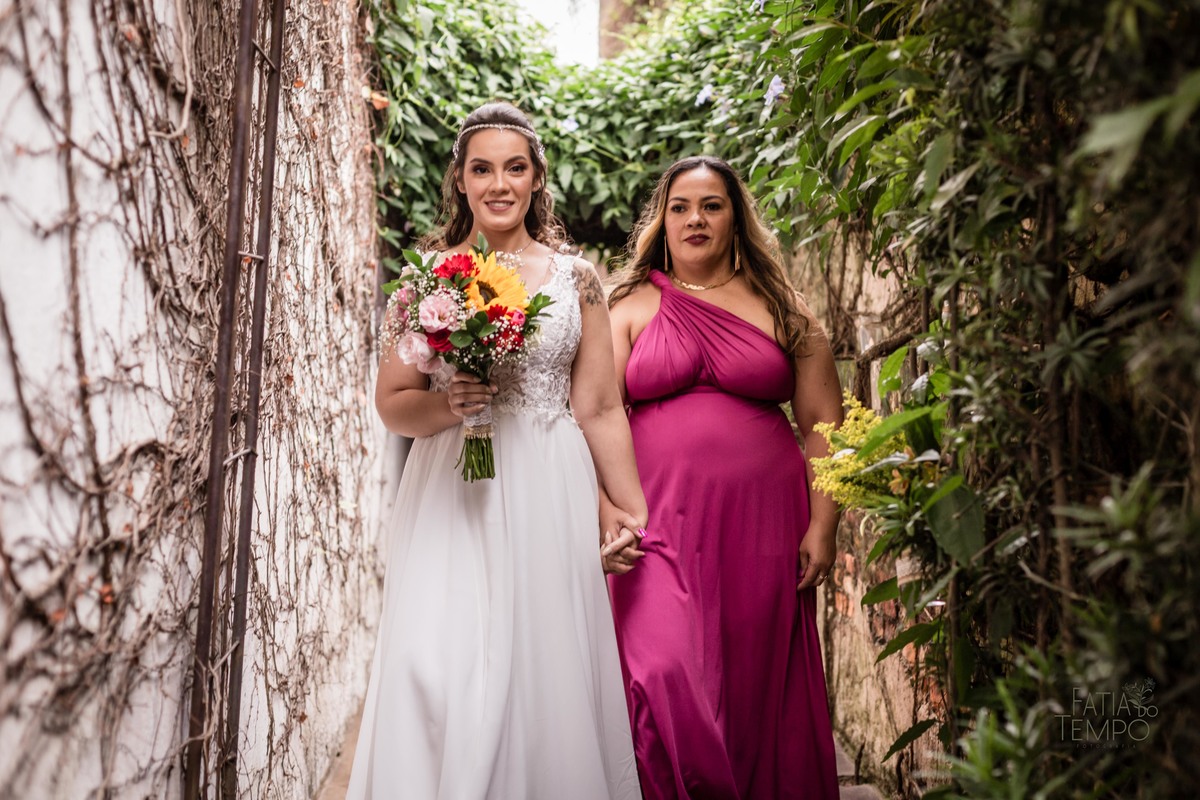 Dia da noiva, maquiagem, making of, wedding, buffet de casamento, salão de festa, assessoria, cerimonial, celebrante, mini wedding, casamento pequeno, poucos convidados, decoração, vestido de noiva, salão de beleza, banda, musica, dança, fotografia, 