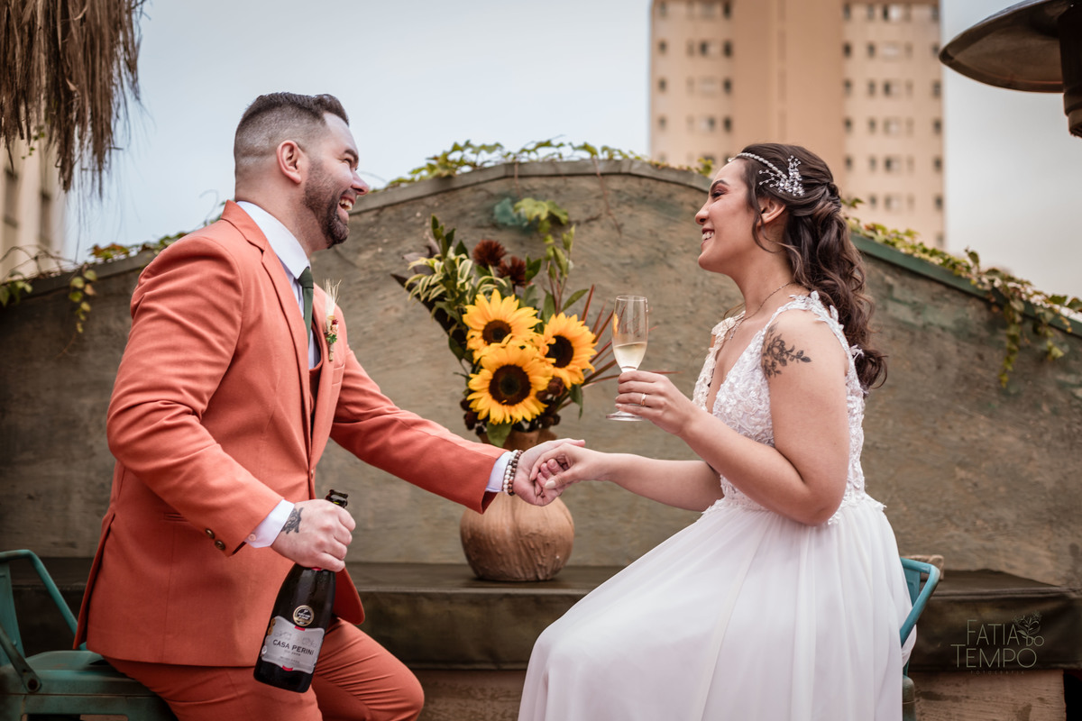 Dia da noiva, maquiagem, making of, wedding, buffet de casamento, salão de festa, assessoria, cerimonial, celebrante, mini wedding, casamento pequeno, poucos convidados, decoração, vestido de noiva, salão de beleza, banda, musica, dança, fotografia, 