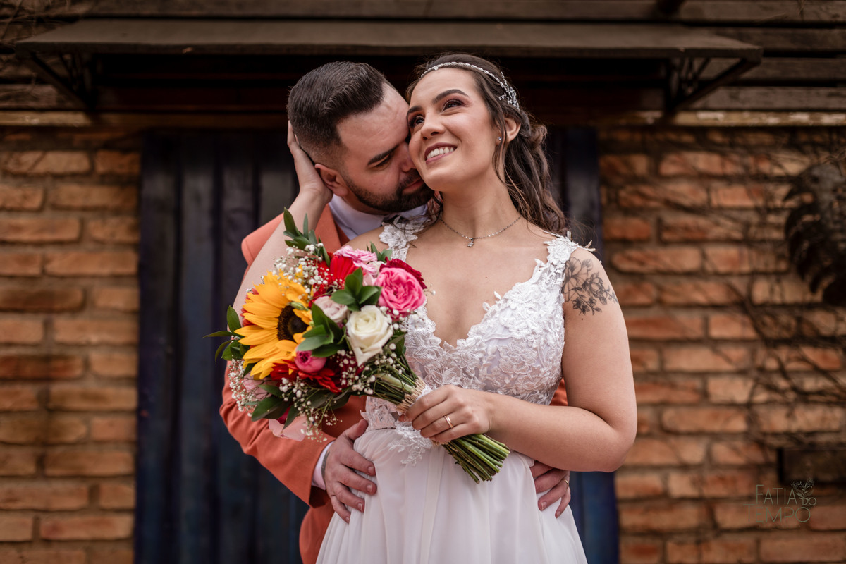 Dia da noiva, maquiagem, making of, wedding, buffet de casamento, salão de festa, assessoria, cerimonial, celebrante, mini wedding, casamento pequeno, poucos convidados, decoração, vestido de noiva, salão de beleza, banda, musica, dança, fotografia, 