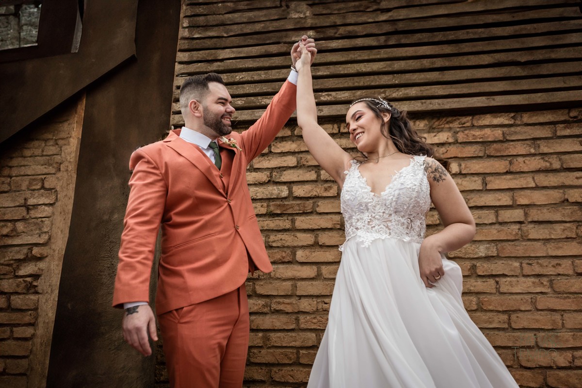 Dia da noiva, maquiagem, making of, wedding, buffet de casamento, salão de festa, assessoria, cerimonial, celebrante, mini wedding, casamento pequeno, poucos convidados, decoração, vestido de noiva, salão de beleza, banda, musica, dança, fotografia, 