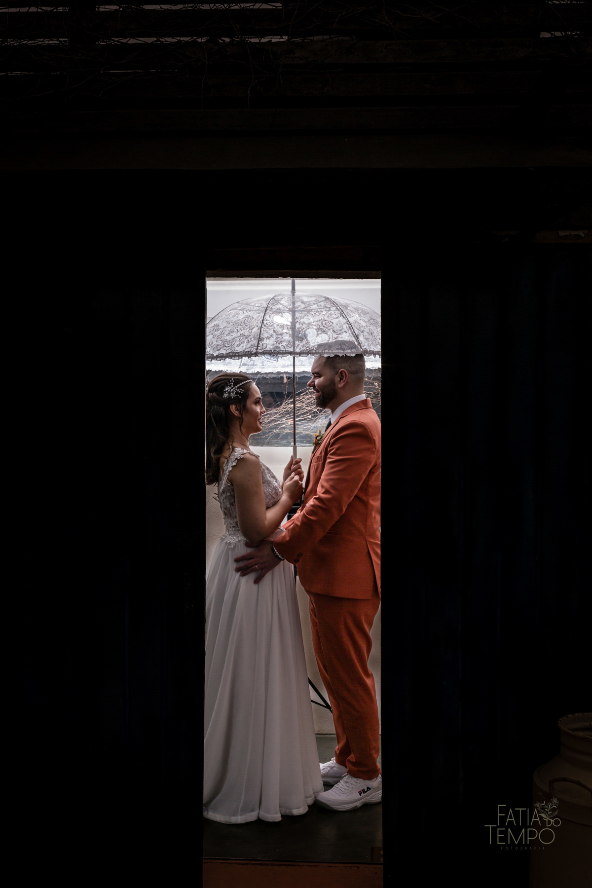 Dia da noiva, maquiagem, making of, wedding, buffet de casamento, salão de festa, assessoria, cerimonial, celebrante, mini wedding, casamento pequeno, poucos convidados, decoração, vestido de noiva, salão de beleza, banda, musica, dança, fotografia, 