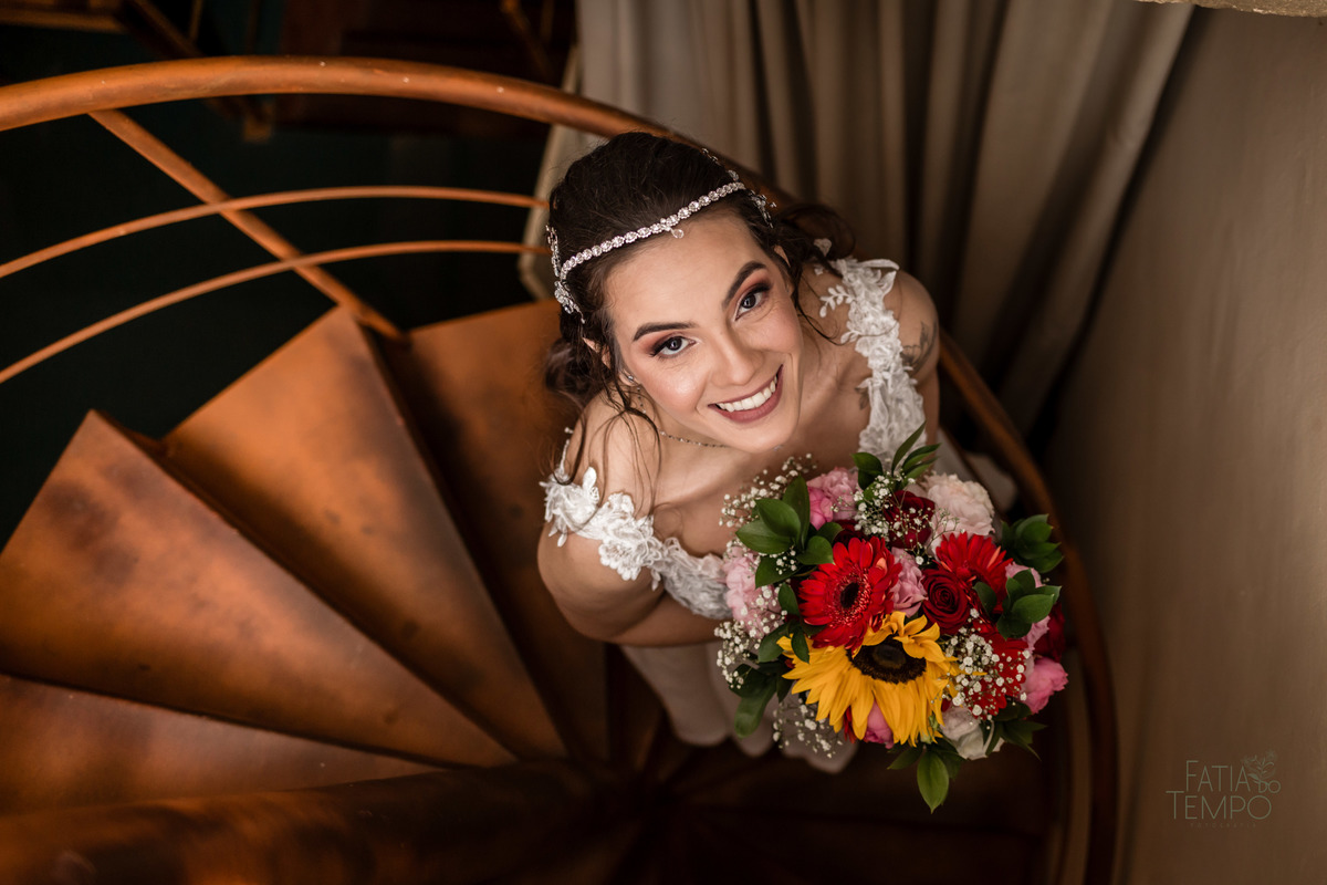 Dia da noiva, maquiagem, making of, wedding, buffet de casamento, salão de festa, assessoria, cerimonial, celebrante, mini wedding, casamento pequeno, poucos convidados, decoração, vestido de noiva, salão de beleza, banda, musica, dança, fotografia, 