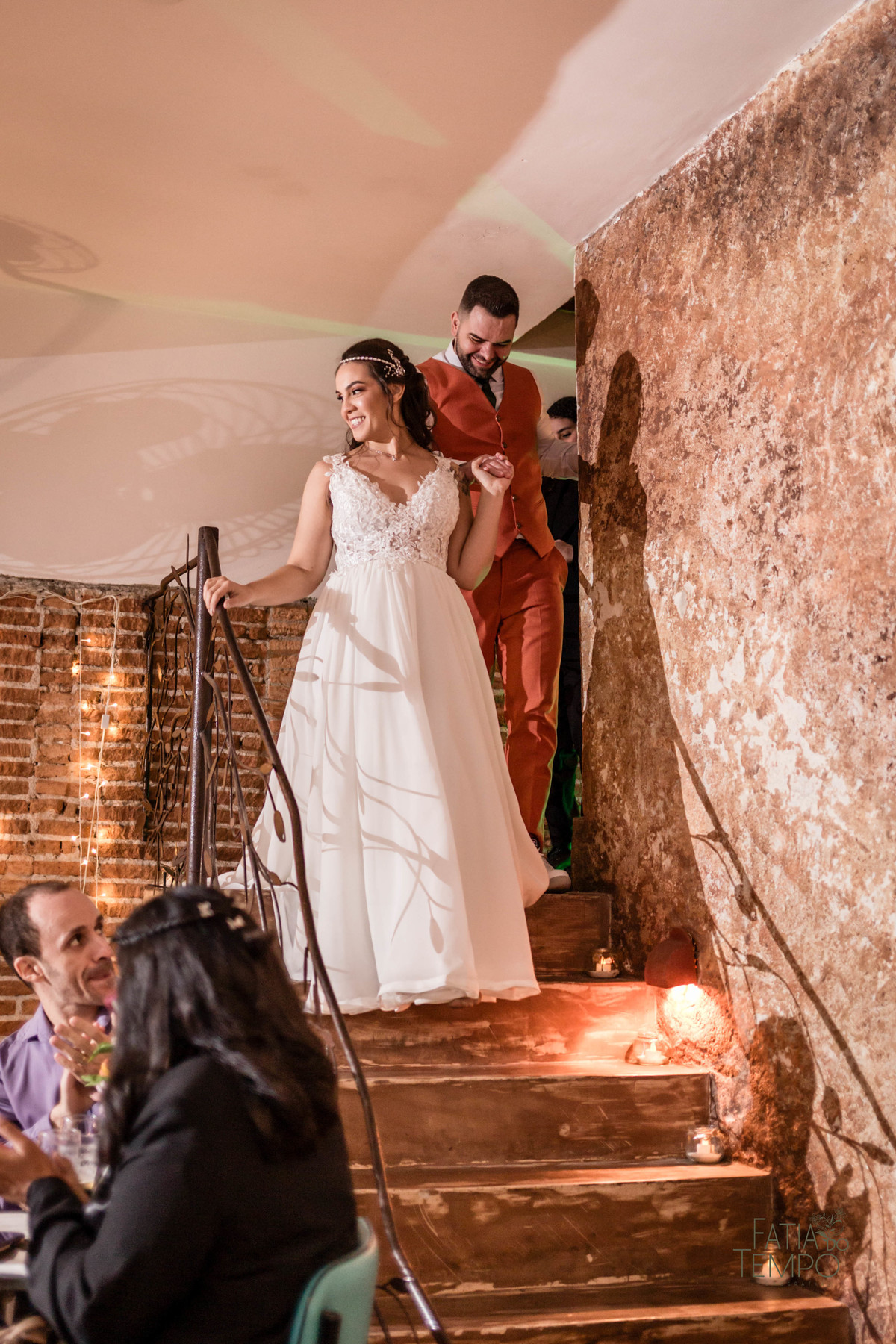 Dia da noiva, maquiagem, making of, wedding, buffet de casamento, salão de festa, assessoria, cerimonial, celebrante, mini wedding, casamento pequeno, poucos convidados, decoração, vestido de noiva, salão de beleza, banda, musica, dança, fotografia, 