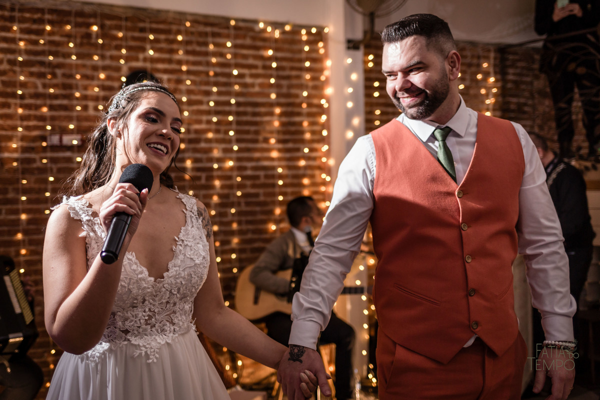 Dia da noiva, maquiagem, making of, wedding, buffet de casamento, salão de festa, assessoria, cerimonial, celebrante, mini wedding, casamento pequeno, poucos convidados, decoração, vestido de noiva, salão de beleza, banda, musica, dança, fotografia, 