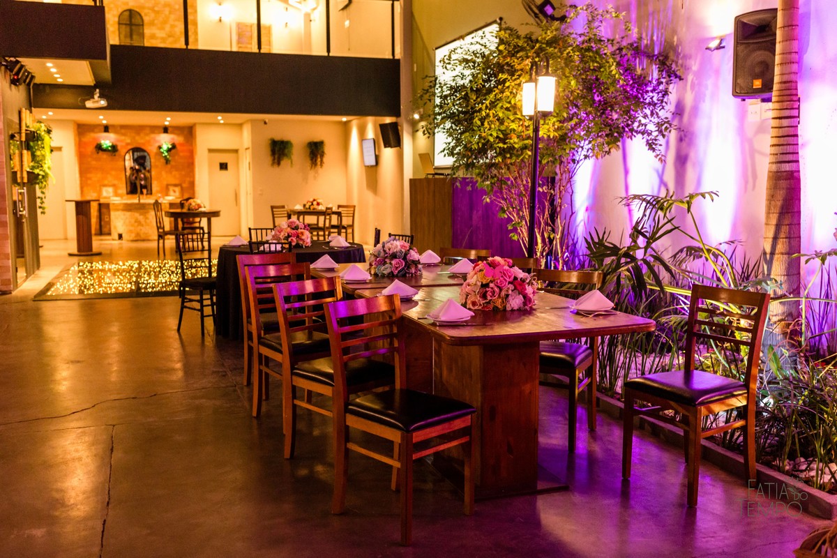 15 anos, debutante, adolescente, festa de debutante, festa de 15 anos, balada, vestido de festa, decoração, buffet, Alameda 7, São Caetano do Sul, buffet em São Caetano, flores, iluminação, doces finos, gastronomia, editorial, moda, elegância, Santo André