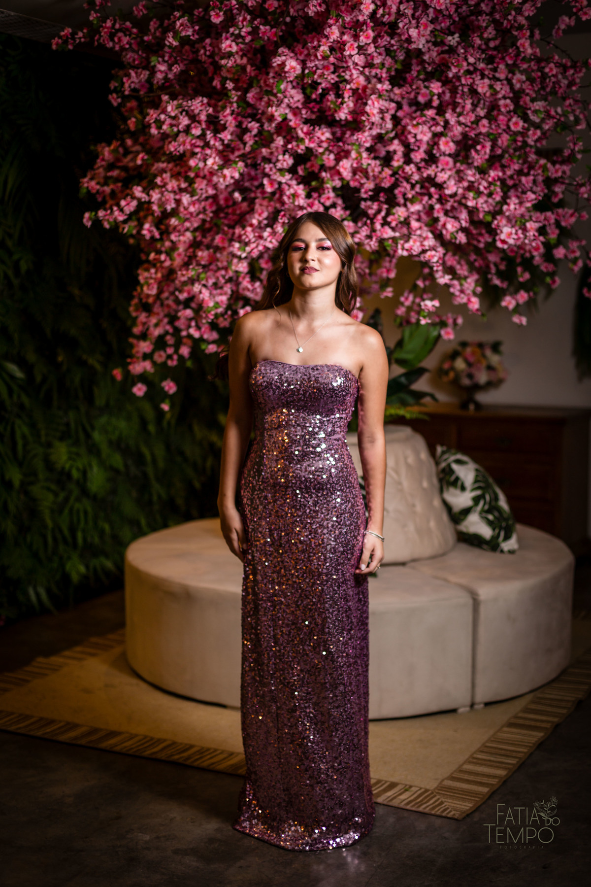 15 anos, debutante, adolescente, festa de debutante, festa de 15 anos, balada, vestido de festa, decoração, buffet, Alameda 7, São Caetano do Sul, buffet em São Caetano, flores, iluminação, doces finos, gastronomia, editorial, moda, elegância, Santo André