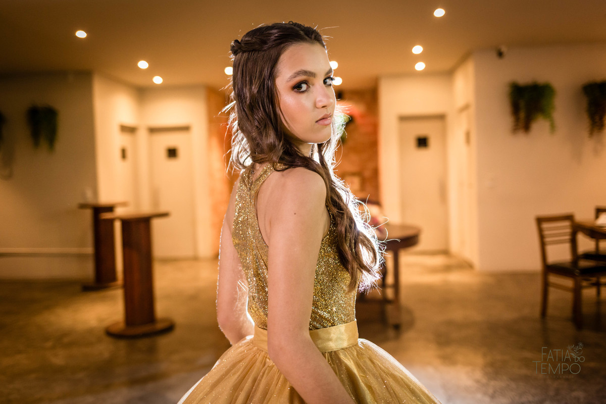 15 anos, debutante, adolescente, festa de debutante, festa de 15 anos, balada, vestido de festa, decoração, buffet, Alameda 7, São Caetano do Sul, buffet em São Caetano, flores, iluminação, doces finos, gastronomia, editorial, moda, elegância, Santo André