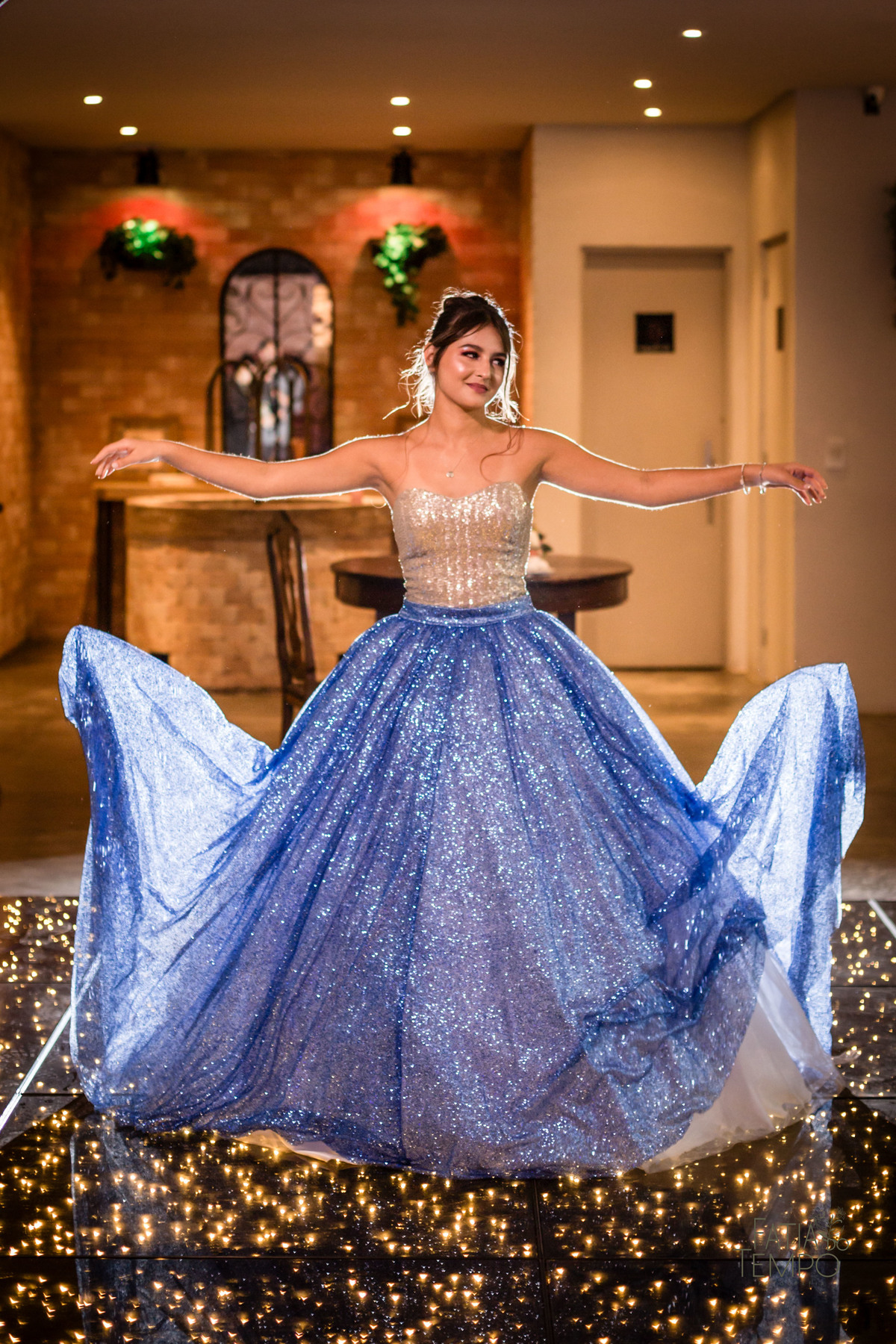 15 anos, debutante, adolescente, festa de debutante, festa de 15 anos, balada, vestido de festa, decoração, buffet, Alameda 7, São Caetano do Sul, buffet em São Caetano, flores, iluminação, doces finos, gastronomia, editorial, moda, elegância, Santo André