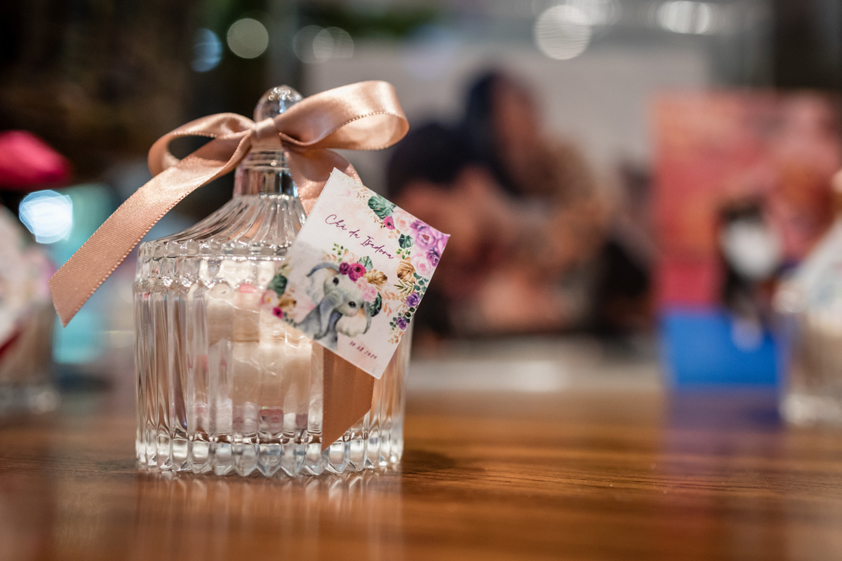 Chá de bebê, chá revelação, festa infantil, aniversário, festa de criança, decoração, gincana, salão do prédio, salão de festa, gestante, grávida, fralda, mamadeira, vestido branco, Isadora, Nayara, fotos de meninas, foto de aniversário, ursinho, 