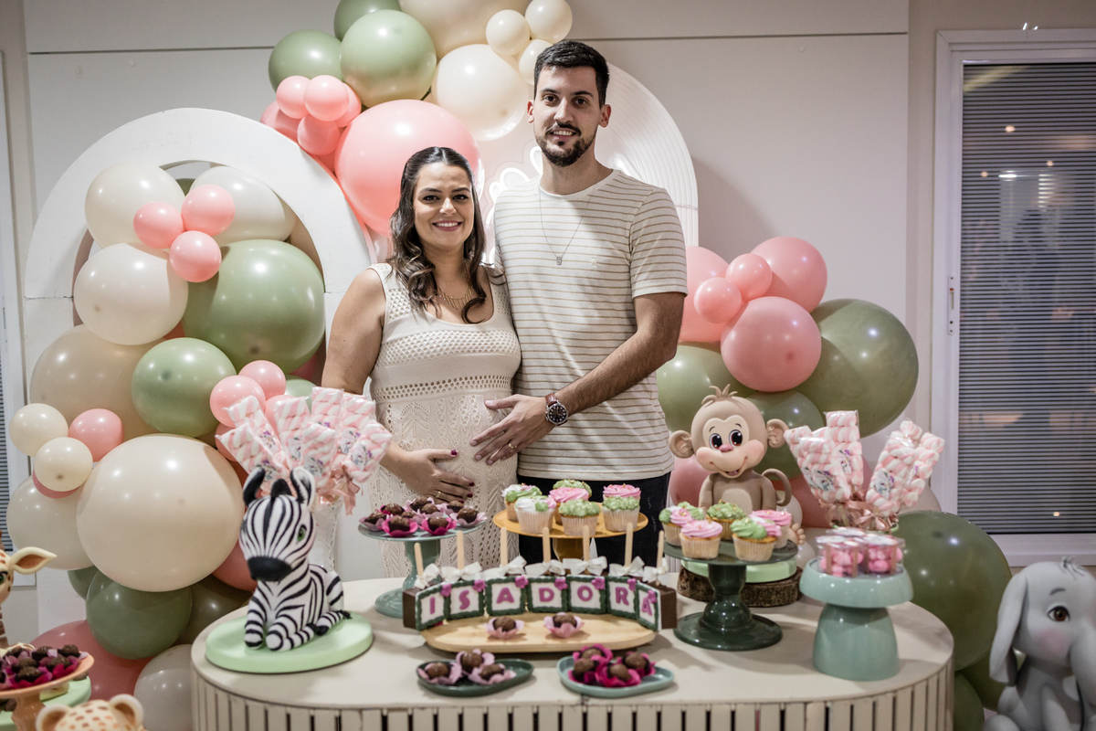 Chá de bebê, chá revelação, festa infantil, aniversário, festa de criança, decoração, gincana, salão do prédio, salão de festa, gestante, grávida, fralda, mamadeira, vestido branco, Isadora, Nayara, fotos de meninas, foto de aniversário, ursinho, 