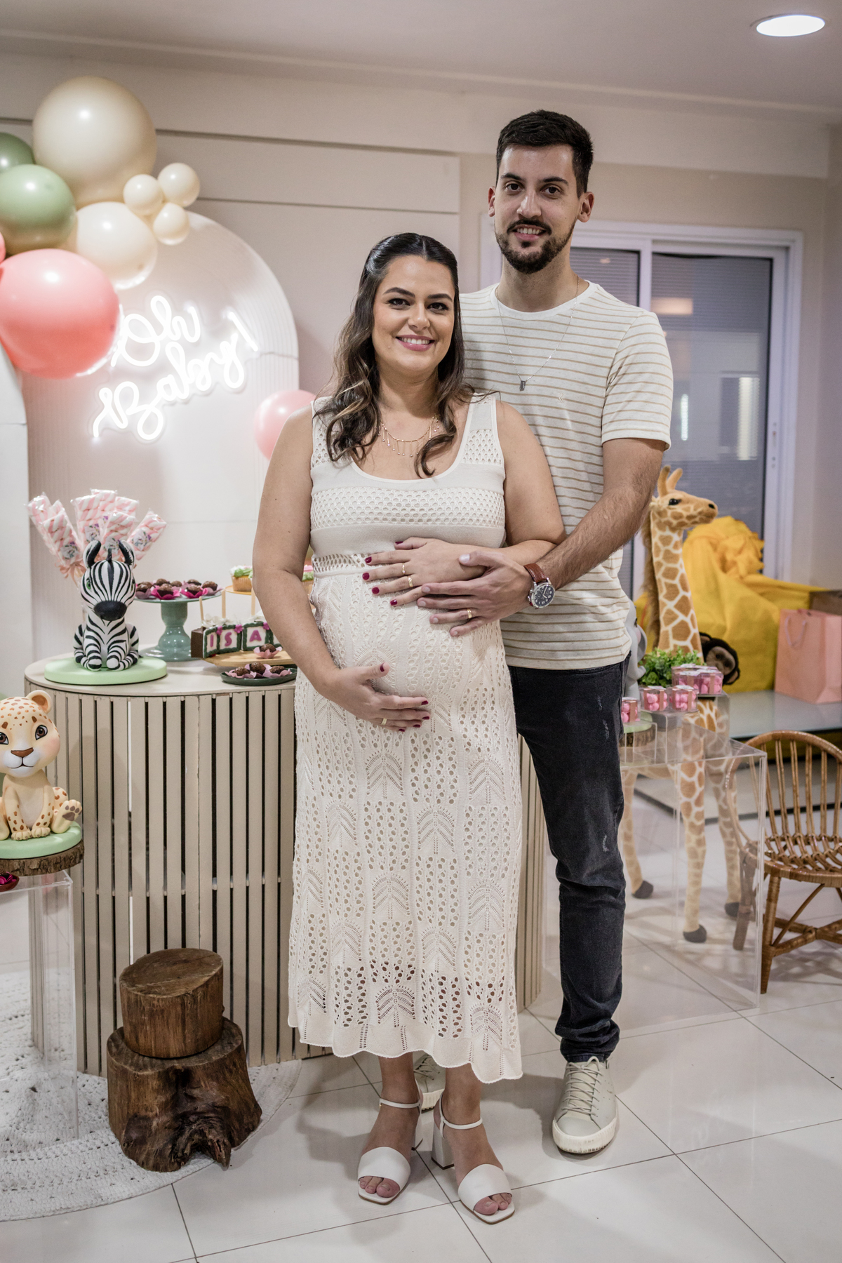Chá de bebê, chá revelação, festa infantil, aniversário, festa de criança, decoração, gincana, salão do prédio, salão de festa, gestante, grávida, fralda, mamadeira, vestido branco, Isadora, Nayara, fotos de meninas, foto de aniversário, ursinho, 