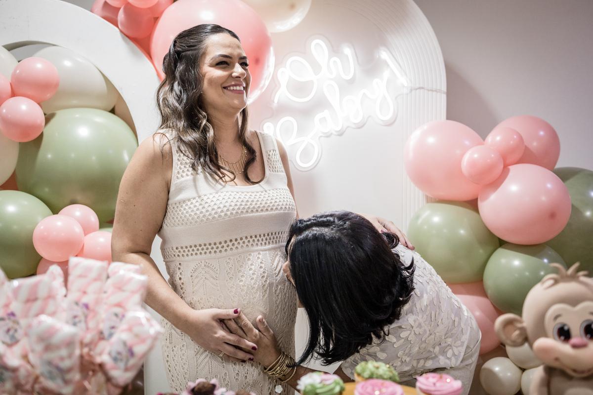 Chá de bebê, chá revelação, festa infantil, aniversário, festa de criança, decoração, gincana, salão do prédio, salão de festa, gestante, grávida, fralda, mamadeira, vestido branco, Isadora, Nayara, fotos de meninas, foto de aniversário, ursinho, 