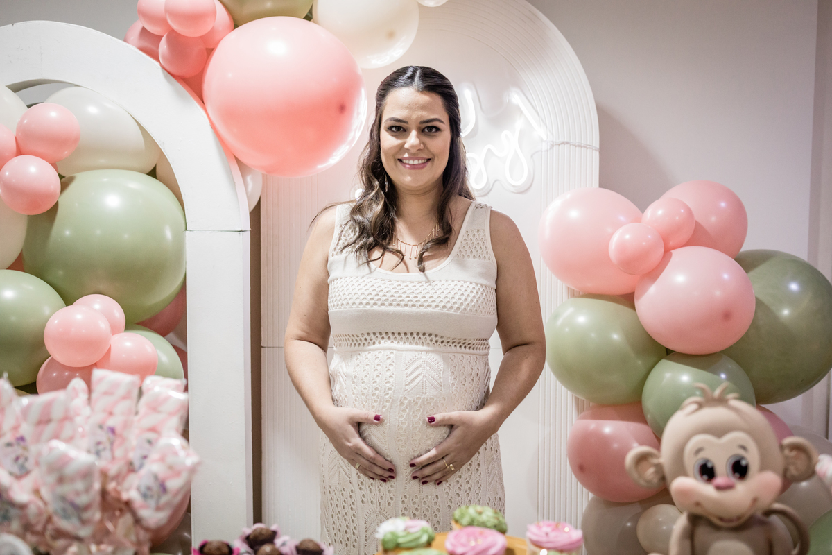 Chá de bebê, chá revelação, festa infantil, aniversário, festa de criança, decoração, gincana, salão do prédio, salão de festa, gestante, grávida, fralda, mamadeira, vestido branco, Isadora, Nayara, fotos de meninas, foto de aniversário, ursinho, 