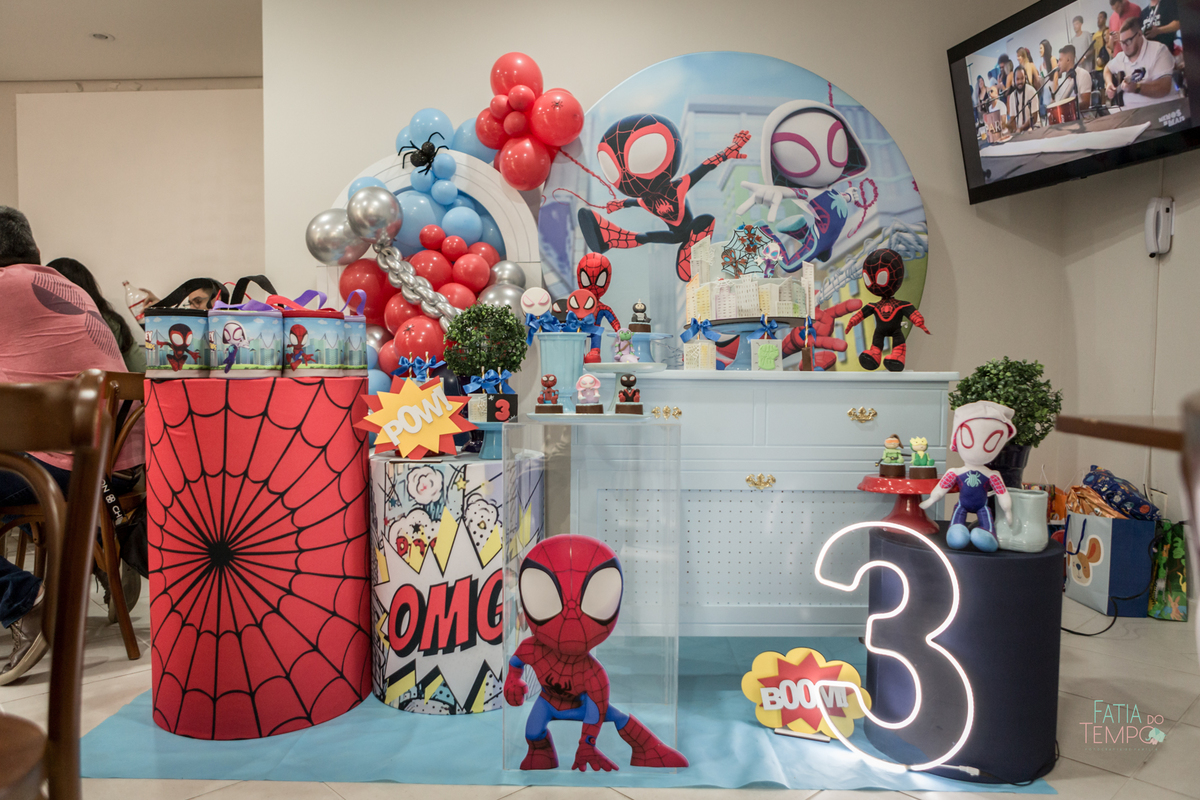 aniversario no salao do predio, festa no predio, aniversario no predio, festa do homem aranha, festa de menino, aniversario de menina, parabens do homens a aranha, homem a aranha, decoracao homem aranha, fotografo de aniversario