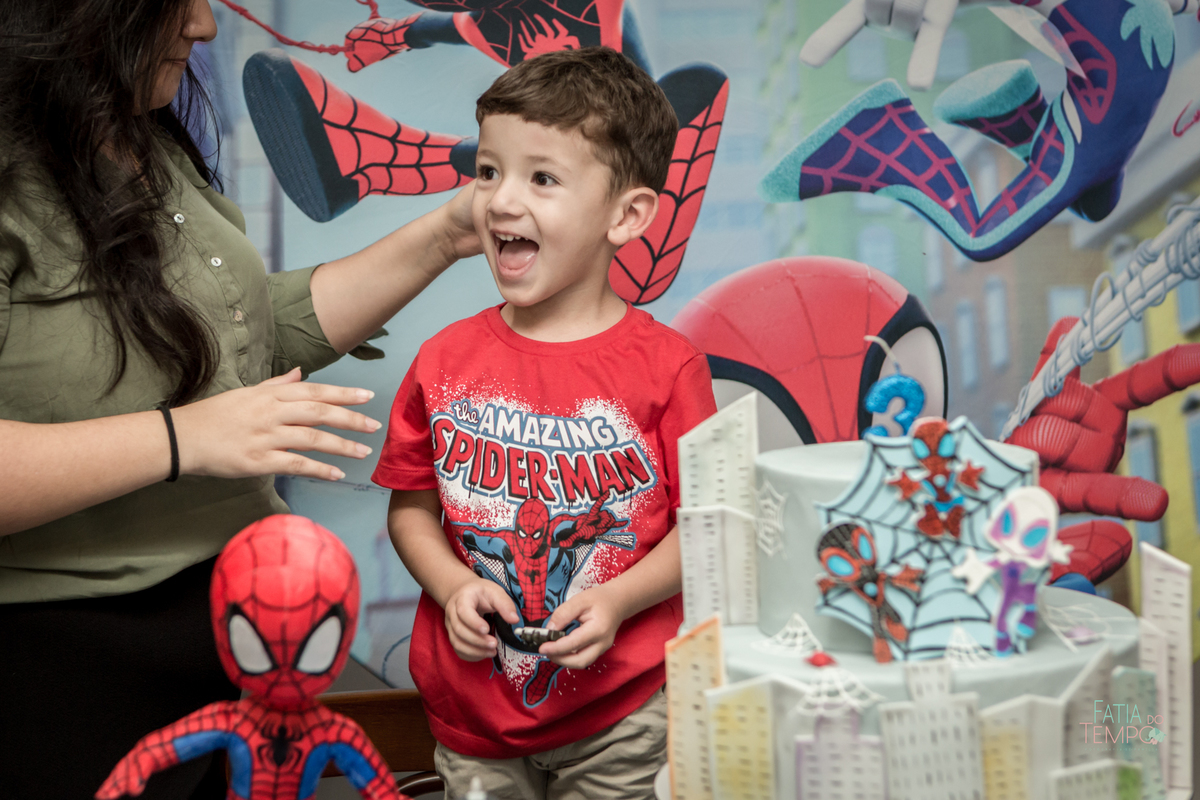 aniversario no salao do predio, festa no predio, aniversario no predio, festa do homem aranha, festa de menino, aniversario de menina, parabens do homens a aranha, homem a aranha, decoracao homem aranha, fotografo de aniversario