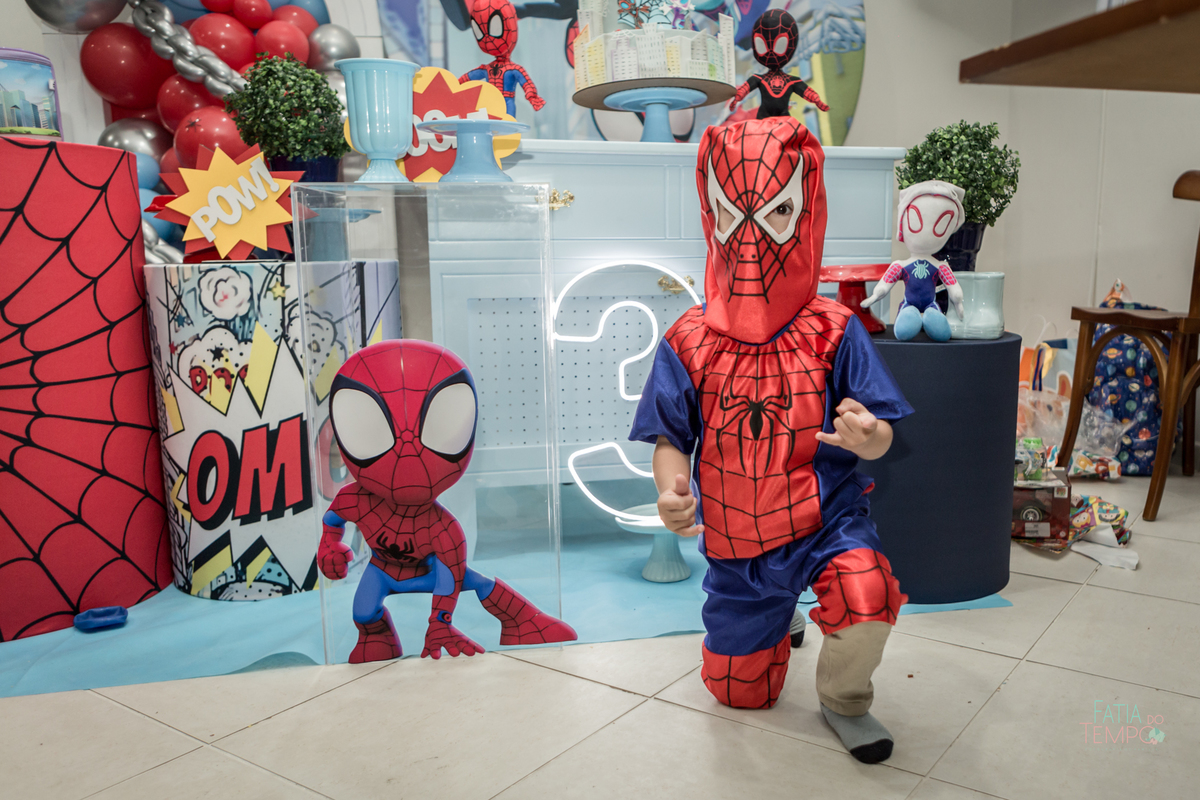aniversario no salao do predio, festa no predio, aniversario no predio, festa do homem aranha, festa de menino, aniversario de menina, parabens do homens a aranha, homem a aranha, decoracao homem aranha, fotografo de aniversario