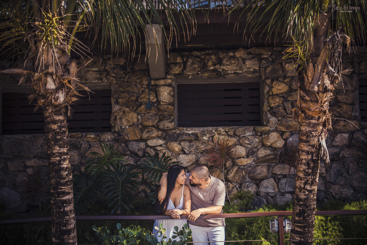 ensaio pre casamento, ensaio de casal, ensaio na praia, pé na areia, vou casar na praia, fotografia na praia, praia de sorocotuva, praia do guarujá