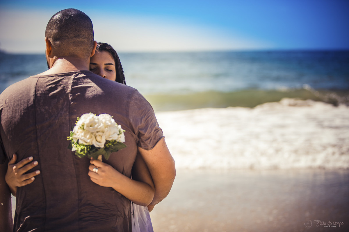 ensaio pre casamento, ensaio de casal, ensaio na praia, pé na areia, vou casar na praia, fotografia na praia, praia de sorocotuva, praia do guarujá