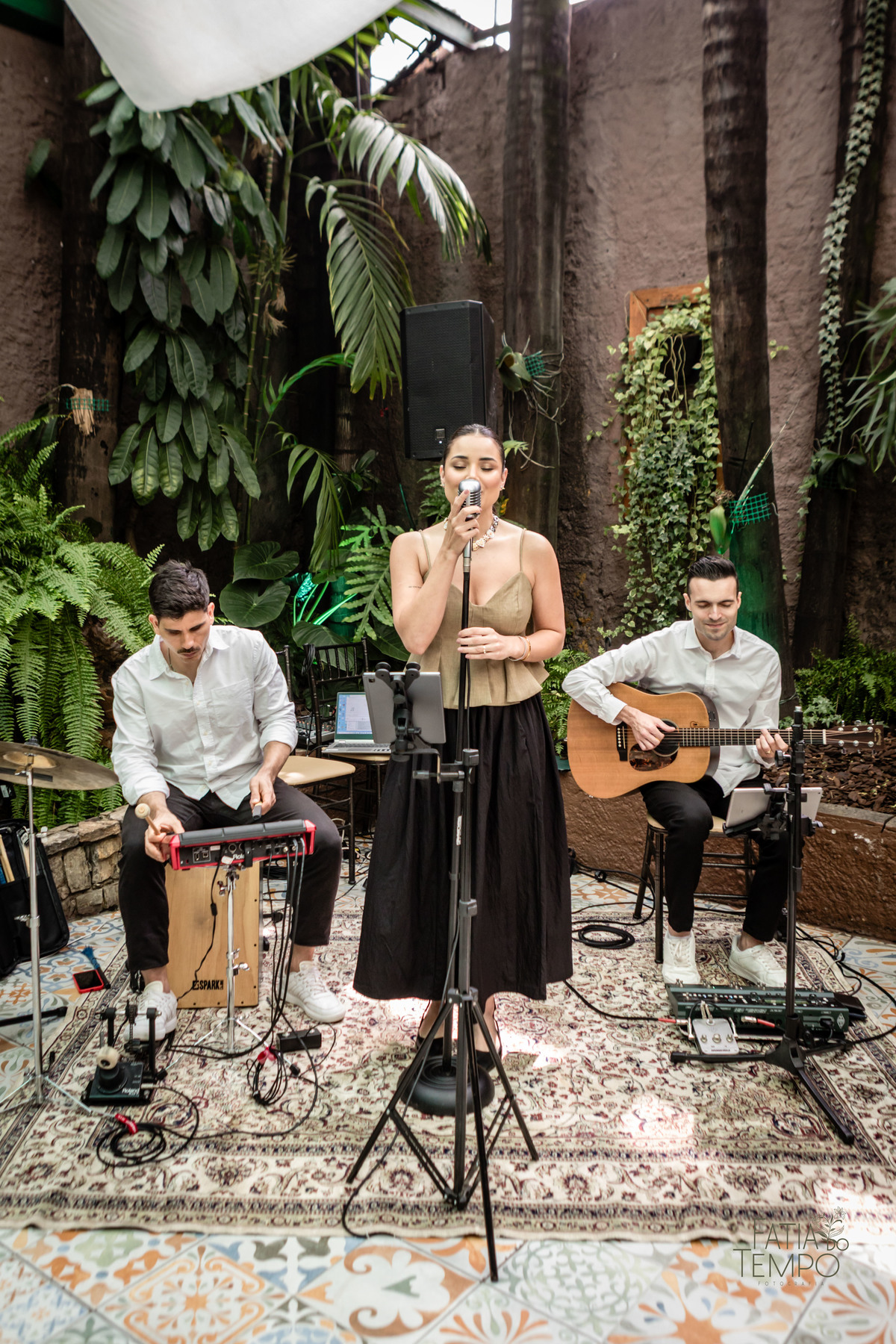 aniversário, baby beef, restaurante, bairro jardim, aniversário de adulto, decoração, fotografia, bartenders, drink, leandrini, blindagem, posta de gasolina, alta sociedade, elite, high society, doces finos, banda, assessoria, Buffet, vestido branco, 