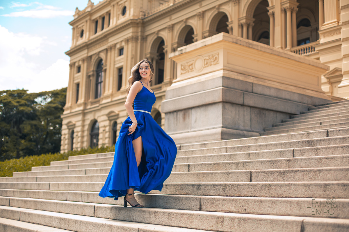 Ensaio, xv, 15 anos, debutante, museu do Ipiranga, ensaio fotográfico, maquiagem, vestido azul, vestido de festa, aluguel de vestido, debutante, Buffet para 15 anos, balet, balada, dj, mc, funk, trap, street dance, bailarina, fotógrafo, make, hair, dior, 