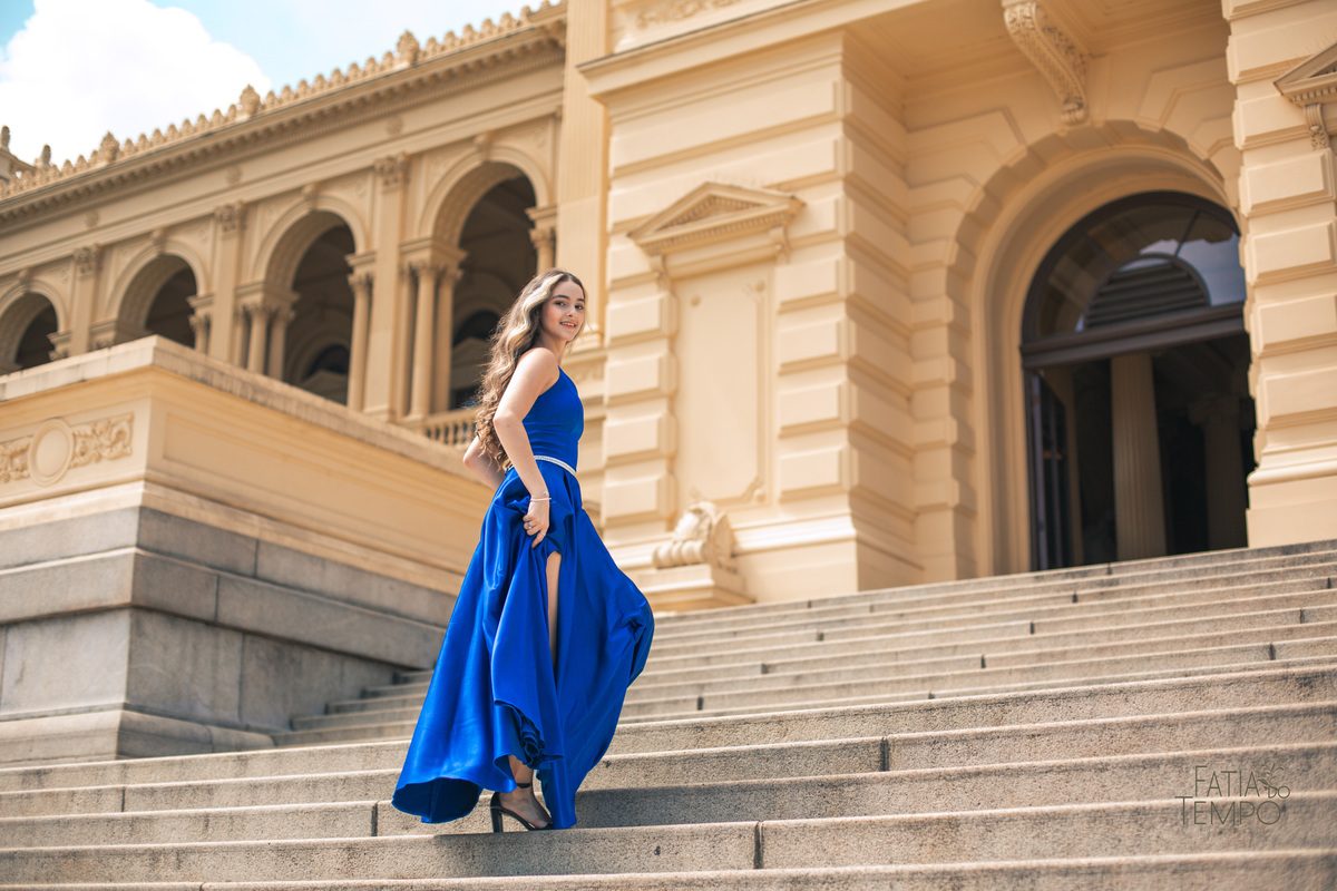 Ensaio, xv, 15 anos, debutante, museu do Ipiranga, ensaio fotográfico, maquiagem, vestido azul, vestido de festa, aluguel de vestido, debutante, Buffet para 15 anos, balet, balada, dj, mc, funk, trap, street dance, bailarina, fotógrafo, make, hair, dior, 