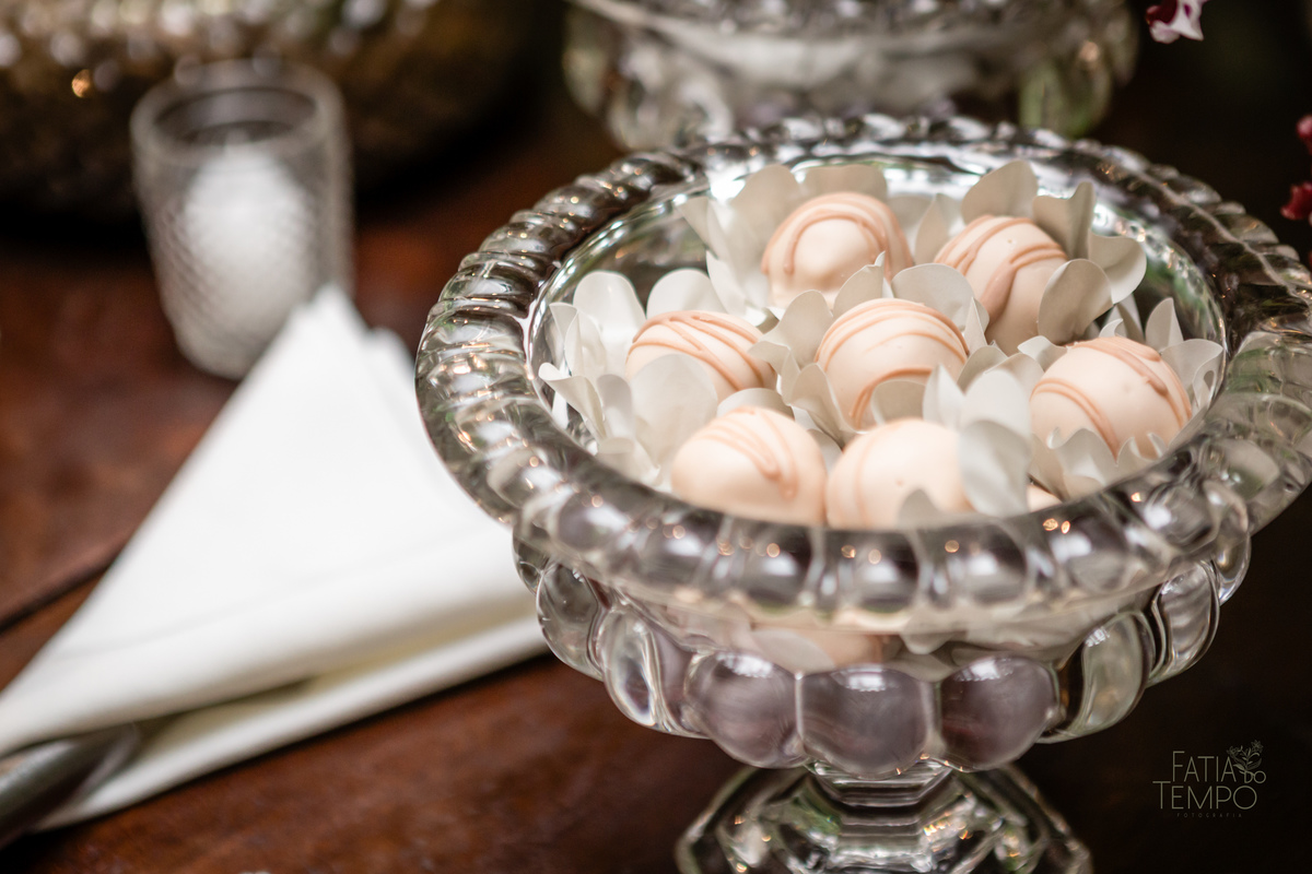 aniversário, 50 anos, festa a fantasia, baile de máscaras, Alameda 7, presunto, festa de aniversario, vestido de festa, mesa de frios, maquiagem, cabeleireiro, buffet em são caetano, atração, São Caetano do Sul, bobo da corte, personagens, flashback, 