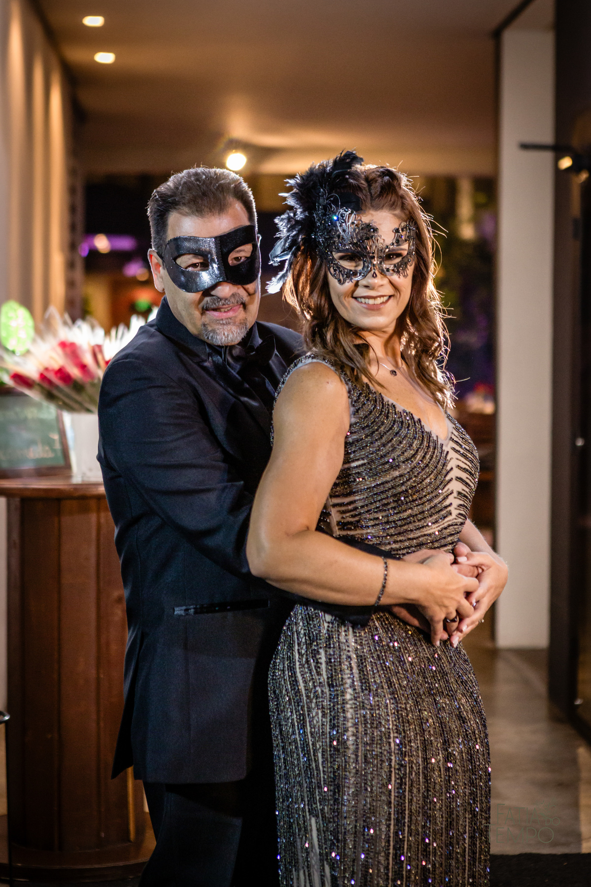 aniversário, 50 anos, festa a fantasia, baile de máscaras, Alameda 7, presunto, festa de aniversario, vestido de festa, mesa de frios, maquiagem, cabeleireiro, buffet em são caetano, atração, São Caetano do Sul, bobo da corte, personagens, flashback, 