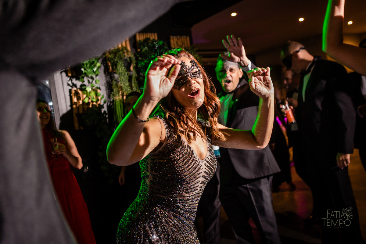 aniversário, 50 anos, festa a fantasia, baile de máscaras, Alameda 7, presunto, festa de aniversario, vestido de festa, mesa de frios, maquiagem, cabeleireiro, buffet em são caetano, atração, São Caetano do Sul, bobo da corte, personagens, flashback, 