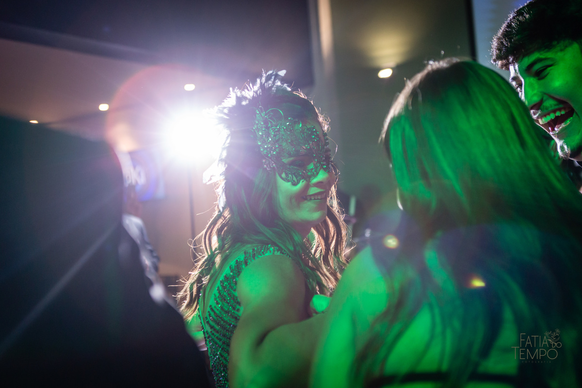 aniversário, 50 anos, festa a fantasia, baile de máscaras, Alameda 7, presunto, festa de aniversario, vestido de festa, mesa de frios, maquiagem, cabeleireiro, buffet em são caetano, atração, São Caetano do Sul, bobo da corte, personagens, flashback, 