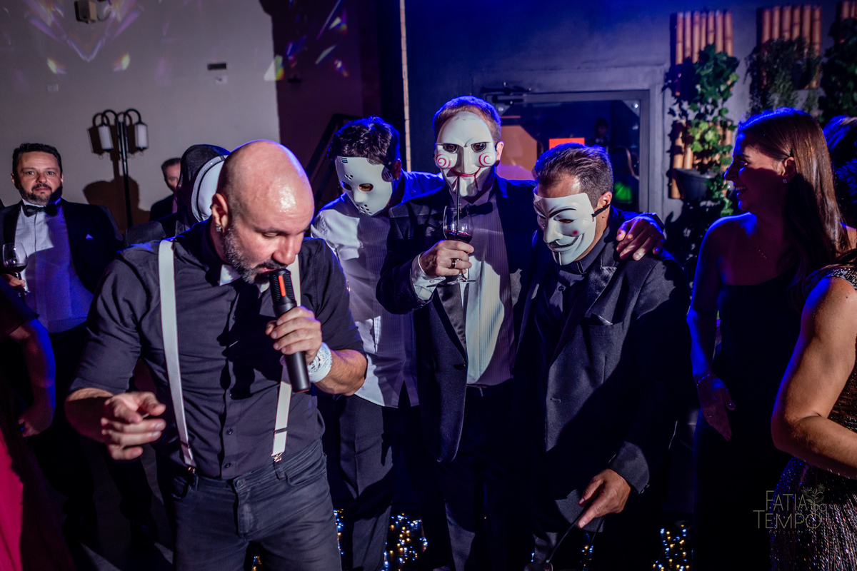 aniversário, 50 anos, festa a fantasia, baile de máscaras, Alameda 7, presunto, festa de aniversario, vestido de festa, mesa de frios, maquiagem, cabeleireiro, buffet em são caetano, atração, São Caetano do Sul, bobo da corte, personagens, flashback, 