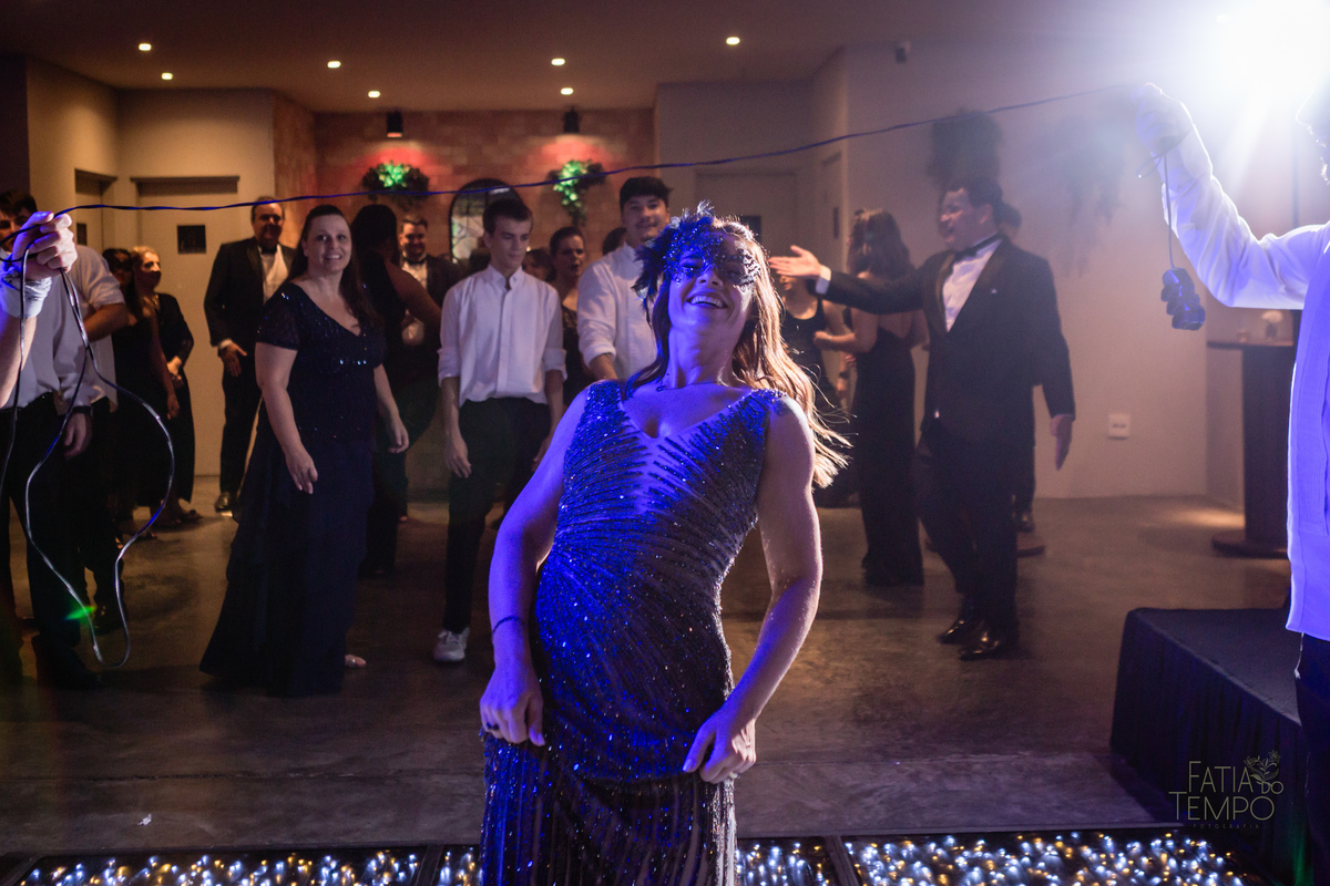 aniversário, 50 anos, festa a fantasia, baile de máscaras, Alameda 7, presunto, festa de aniversario, vestido de festa, mesa de frios, maquiagem, cabeleireiro, buffet em são caetano, atração, São Caetano do Sul, bobo da corte, personagens, flashback, 