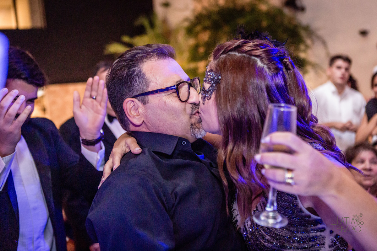 aniversário, 50 anos, festa a fantasia, baile de máscaras, Alameda 7, presunto, festa de aniversario, vestido de festa, mesa de frios, maquiagem, cabeleireiro, buffet em são caetano, atração, São Caetano do Sul, bobo da corte, personagens, flashback, 