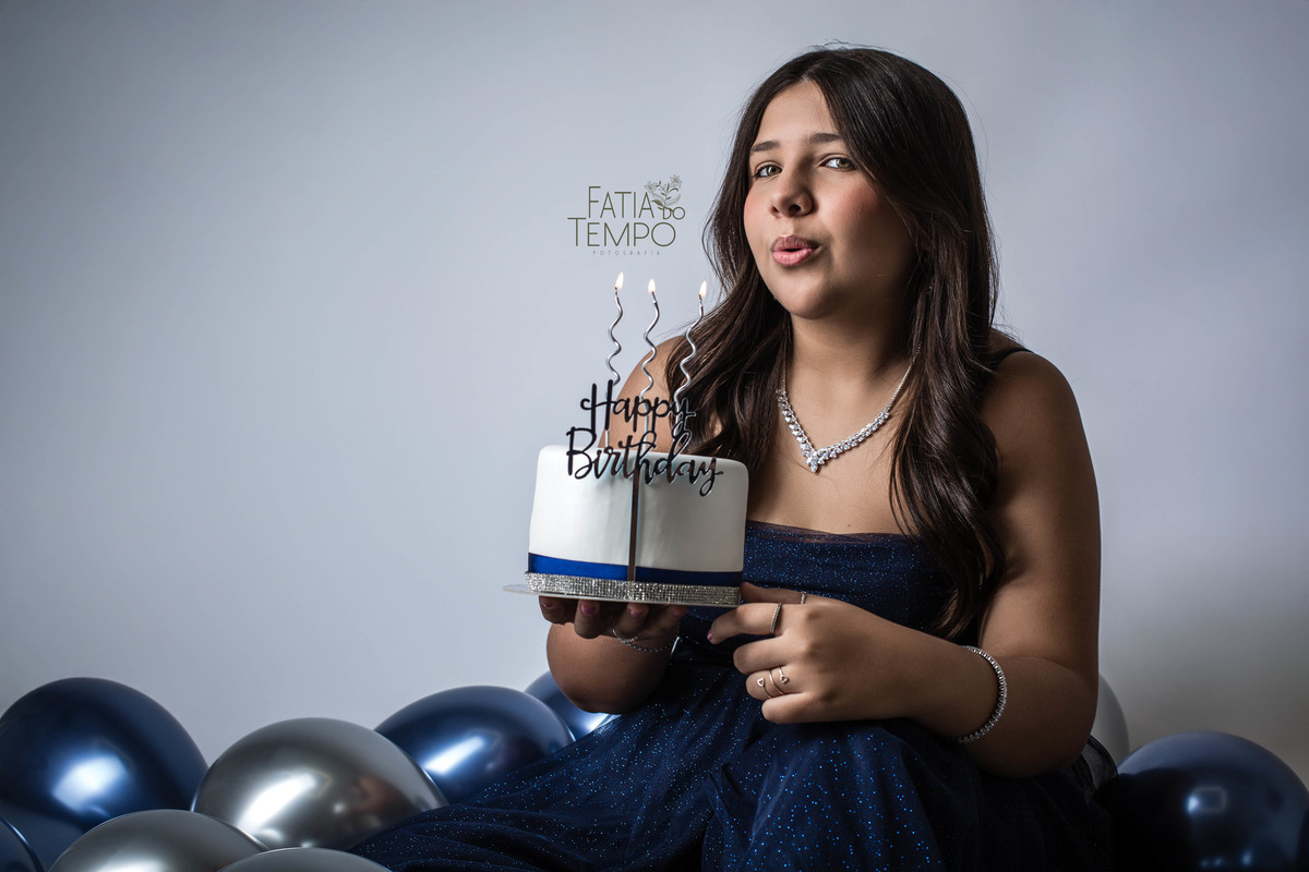 ensaio fotográfico, estúdio fotográfico, estúdio, fotografia, debutante, 15 anos, festa de debutante, Buffet em São Caetano, São Caetano do Sul, adolescente, menina, vestido de festa, maquiagem, assessoria, celebrante, bolo, doces finos, 