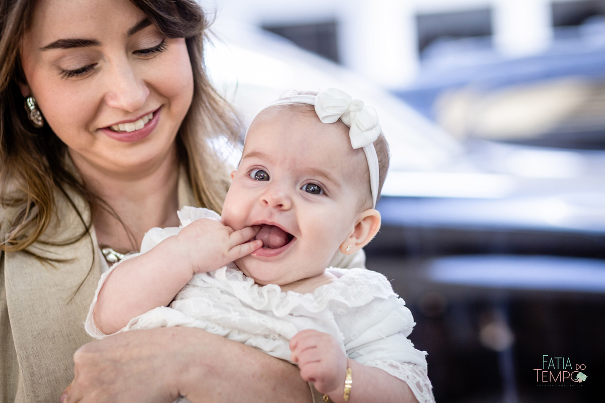 batizado, fé, bênção, cerimônia, criança, família, amor, espiritualidade, esperança, igreja, paz, oração, celebração, pureza, luz, comunhão, devoção, gratidão, tradição, sagrado, renascimento, batismo, proteção, alegria, união, cristianismo, sacramento, 