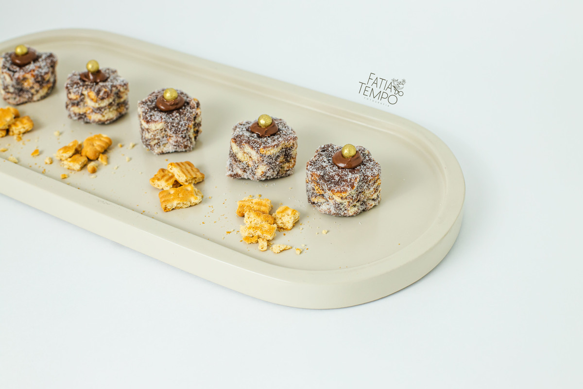 doces finos, elegância, sabor, delicadeza, confeitaria, luxo, sobremesas, detalhes, arte, gourmet, requinte, beleza, paladar, festa, sofisticação, mesa doce, fotografia, cardápio novo, lançamento, inspiração, chocolate, brigadeiro, nozes, damasco, frutas 