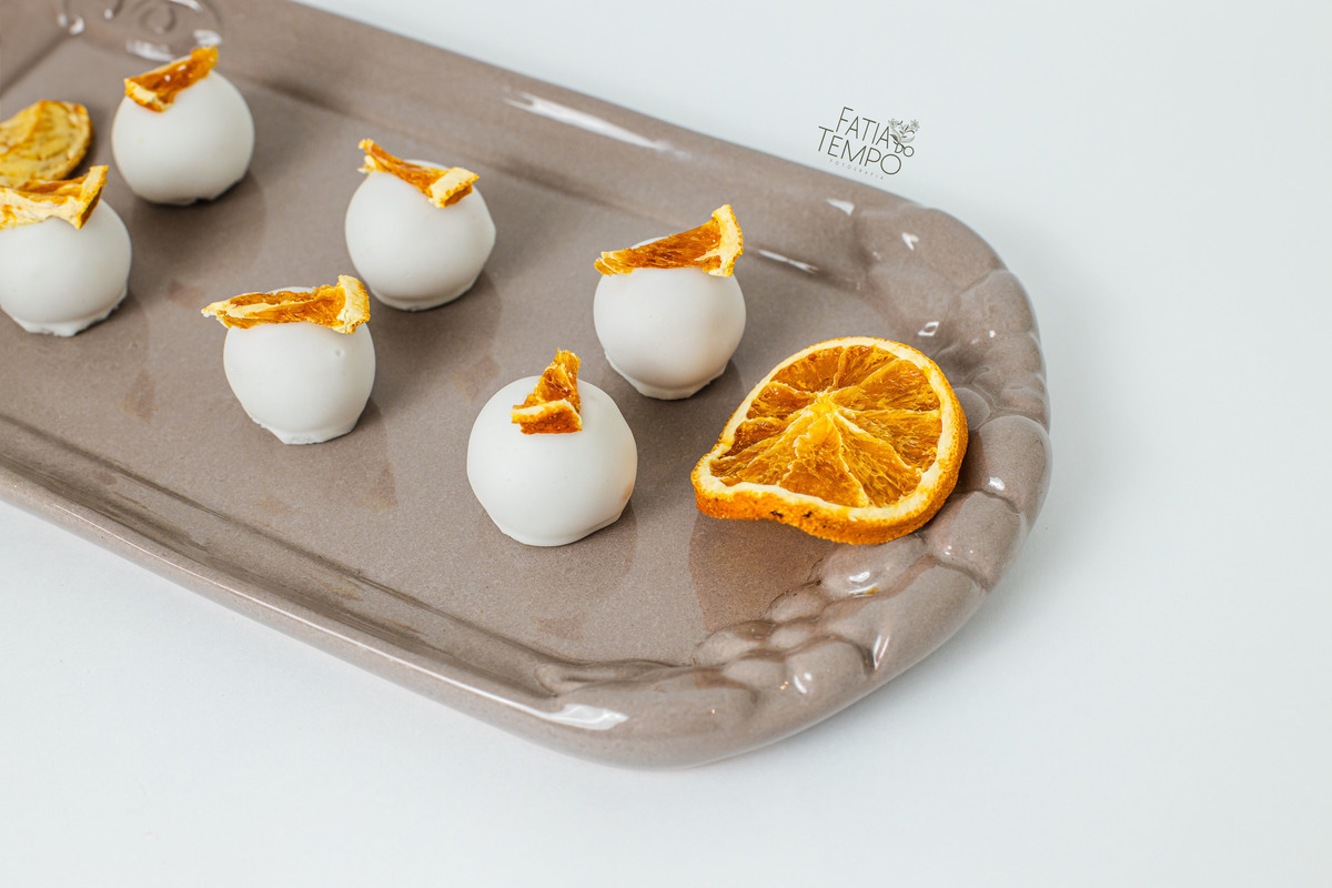 doces finos, elegância, sabor, delicadeza, confeitaria, luxo, sobremesas, detalhes, arte, gourmet, requinte, beleza, paladar, festa, sofisticação, mesa doce, fotografia, cardápio novo, lançamento, inspiração, chocolate, brigadeiro, nozes, damasco, frutas 