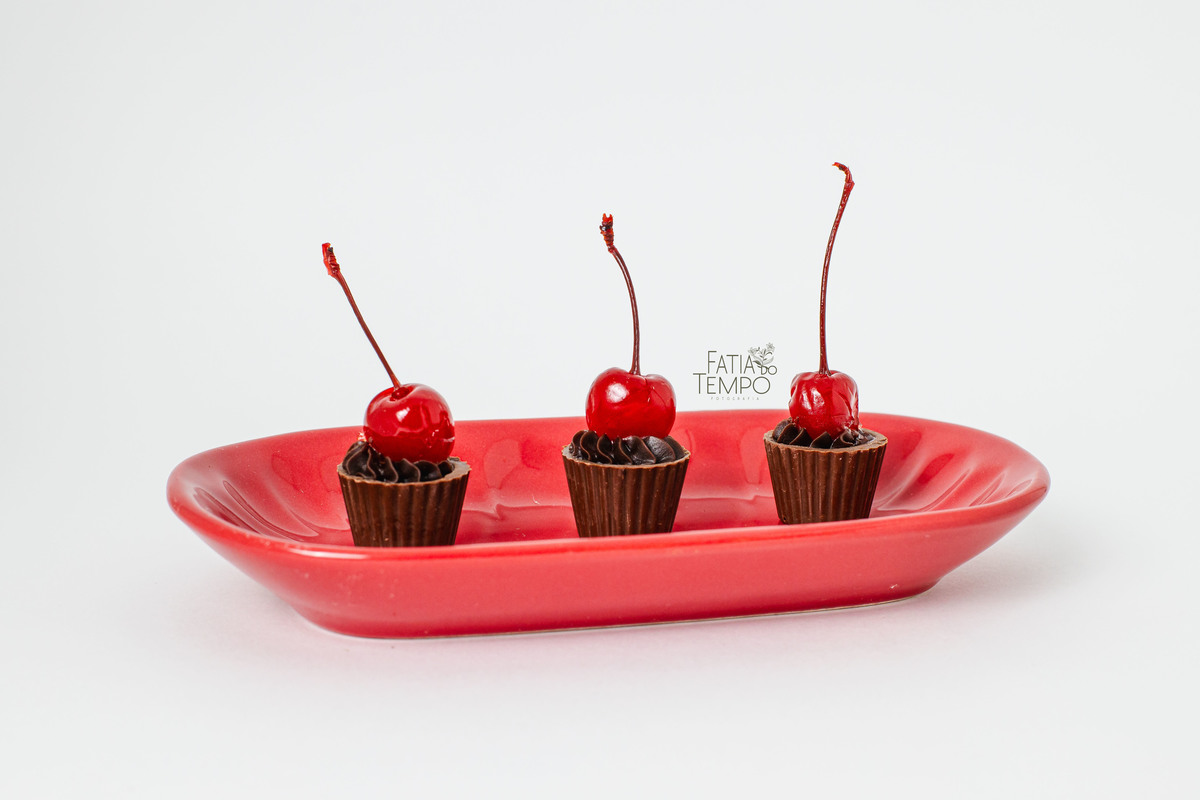 doces finos, elegância, sabor, delicadeza, confeitaria, luxo, sobremesas, detalhes, arte, gourmet, requinte, beleza, paladar, festa, sofisticação, mesa doce, fotografia, cardápio novo, lançamento, inspiração, chocolate, brigadeiro, nozes, damasco, frutas 