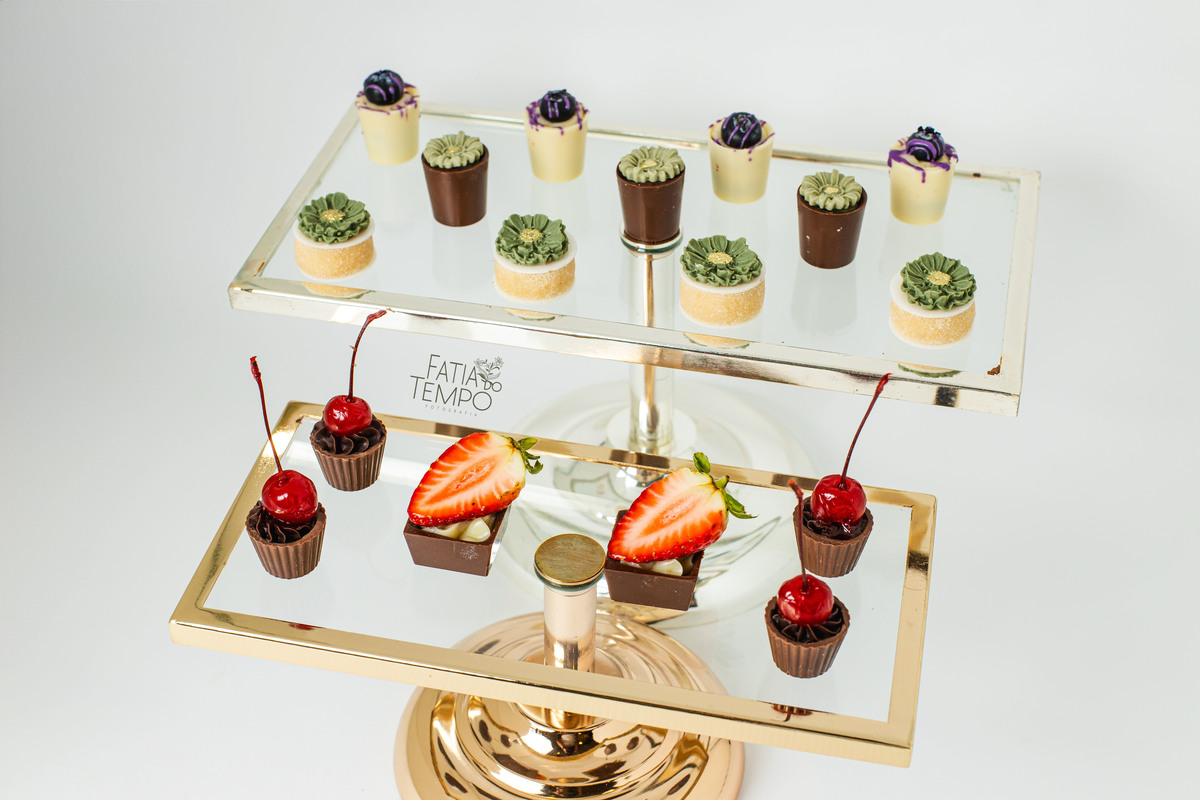 doces finos, elegância, sabor, delicadeza, confeitaria, luxo, sobremesas, detalhes, arte, gourmet, requinte, beleza, paladar, festa, sofisticação, mesa doce, fotografia, cardápio novo, lançamento, inspiração, chocolate, brigadeiro, nozes, damasco, frutas 