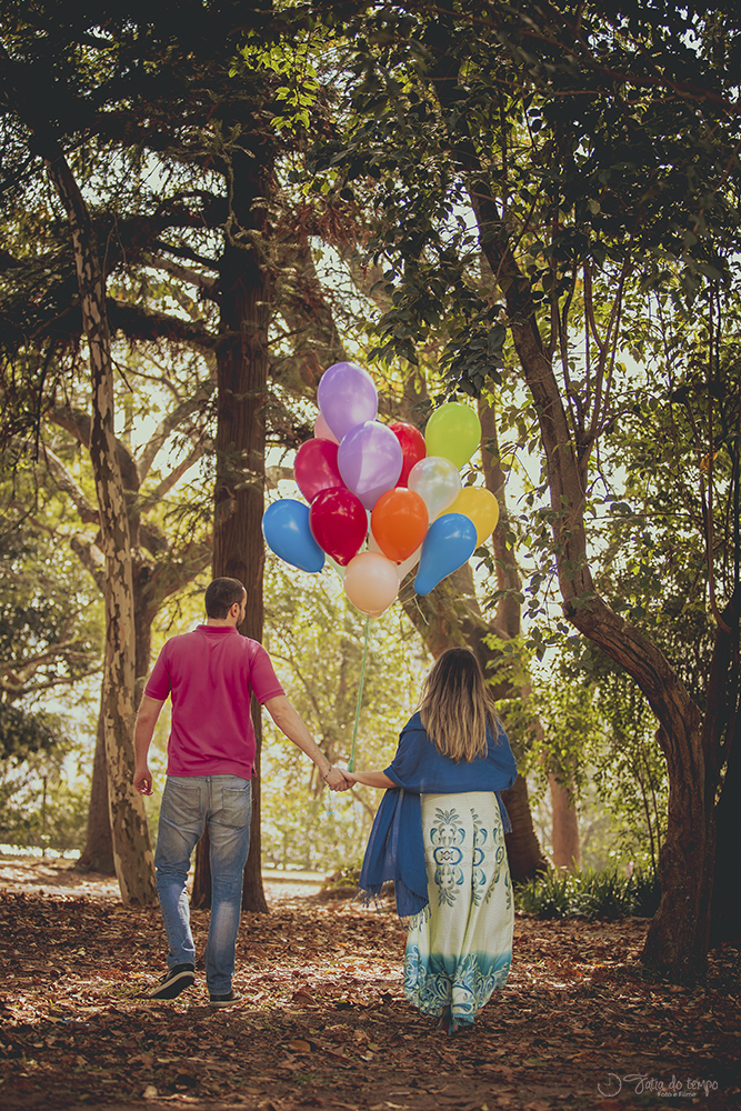 Ensaio pre casamento com balões, museu do ipiranga, ensaio de casal, ensaio no parque, ensaio no museu, ensaio com bexiga, ensaio com balão de gás hélio