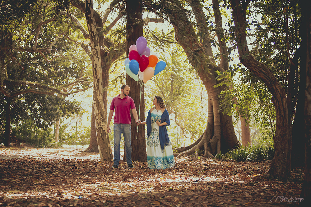 Ensaio pre casamento com balões, museu do ipiranga, ensaio de casal, ensaio no parque, ensaio no museu, ensaio com bexiga, ensaio com balão de gás hélio