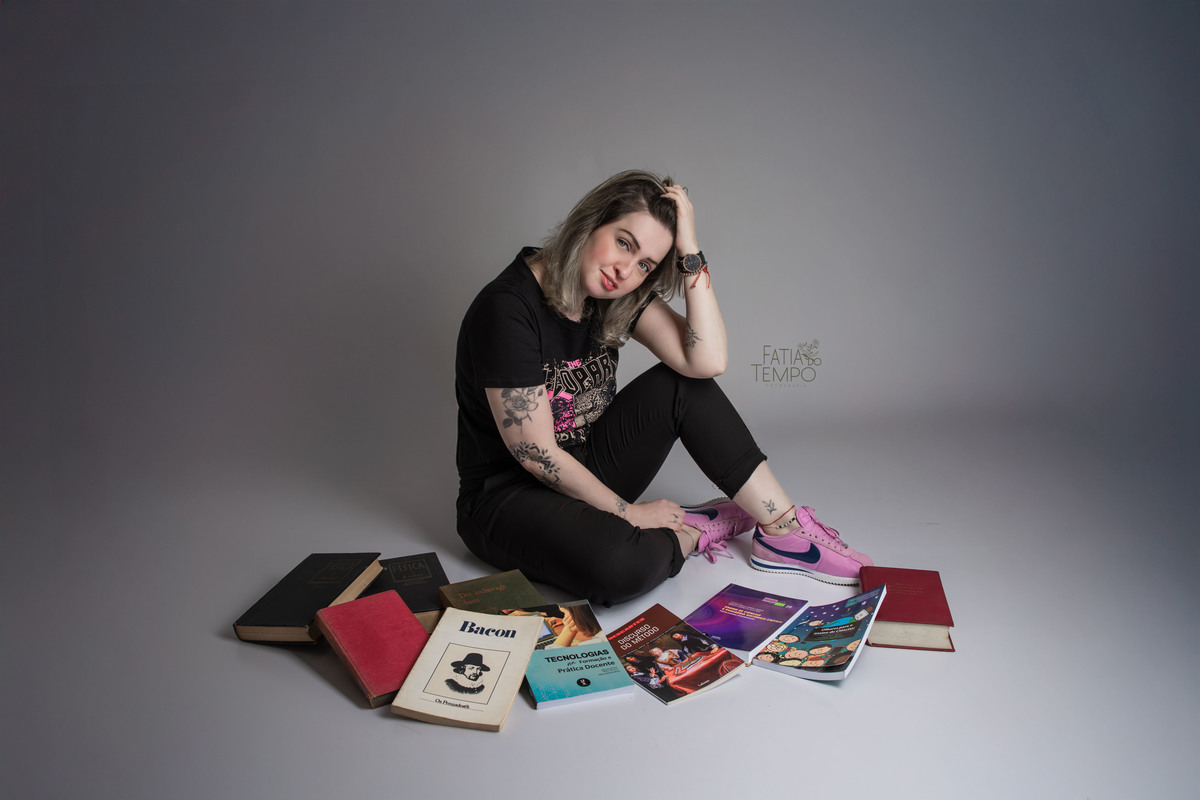 corporativo, professora, professor, universidade, ensaio fotográfico, livros, literatura, química, ciências, estúdio fotográfico, são caetano de sul, Fatia do tempo, fotografia em são caetano, posicionamento, Personal branding, foto corporativa, feminismo