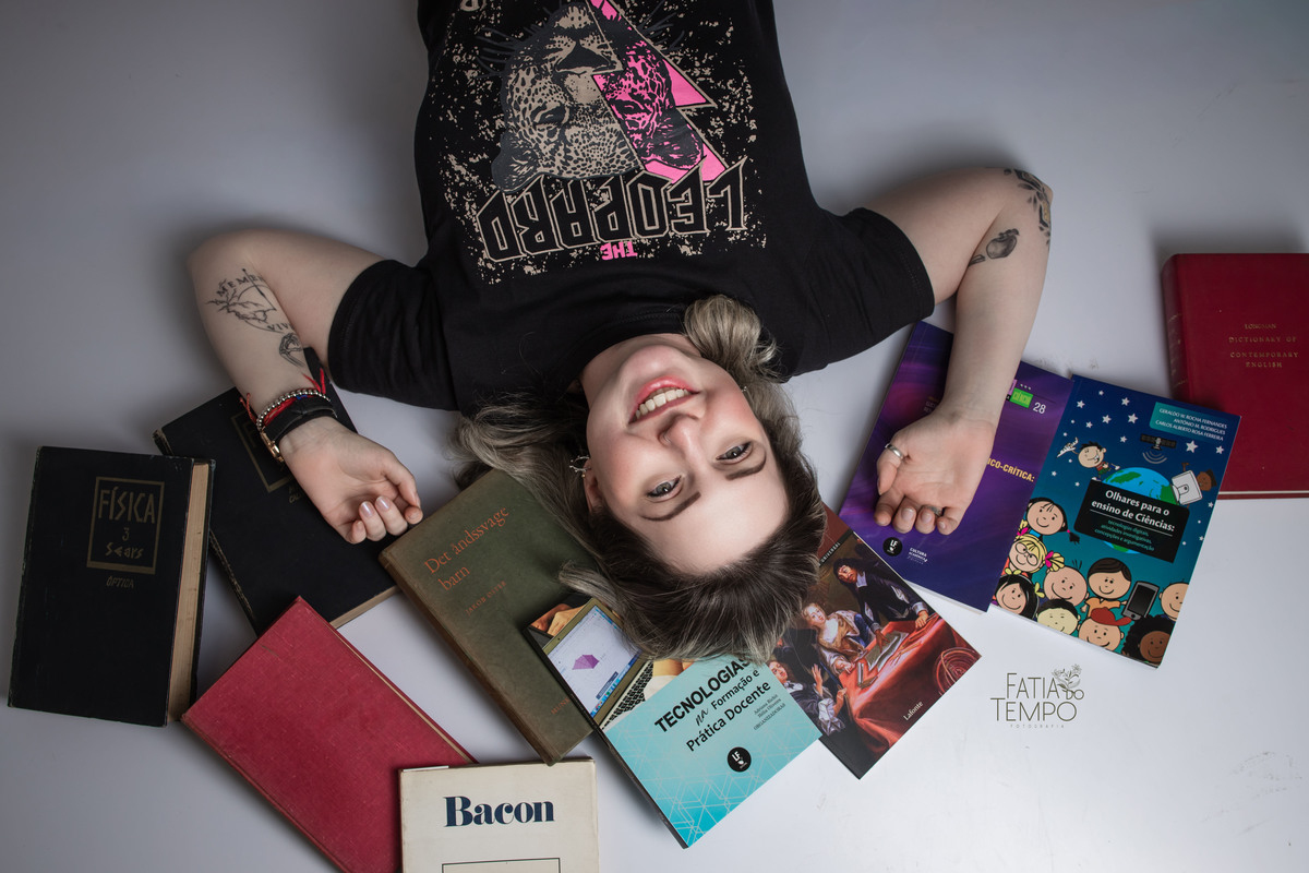 corporativo, professora, professor, universidade, ensaio fotográfico, livros, literatura, química, ciências, estúdio fotográfico, são caetano de sul, Fatia do tempo, fotografia em são caetano, posicionamento, Personal branding, foto corporativa, feminismo