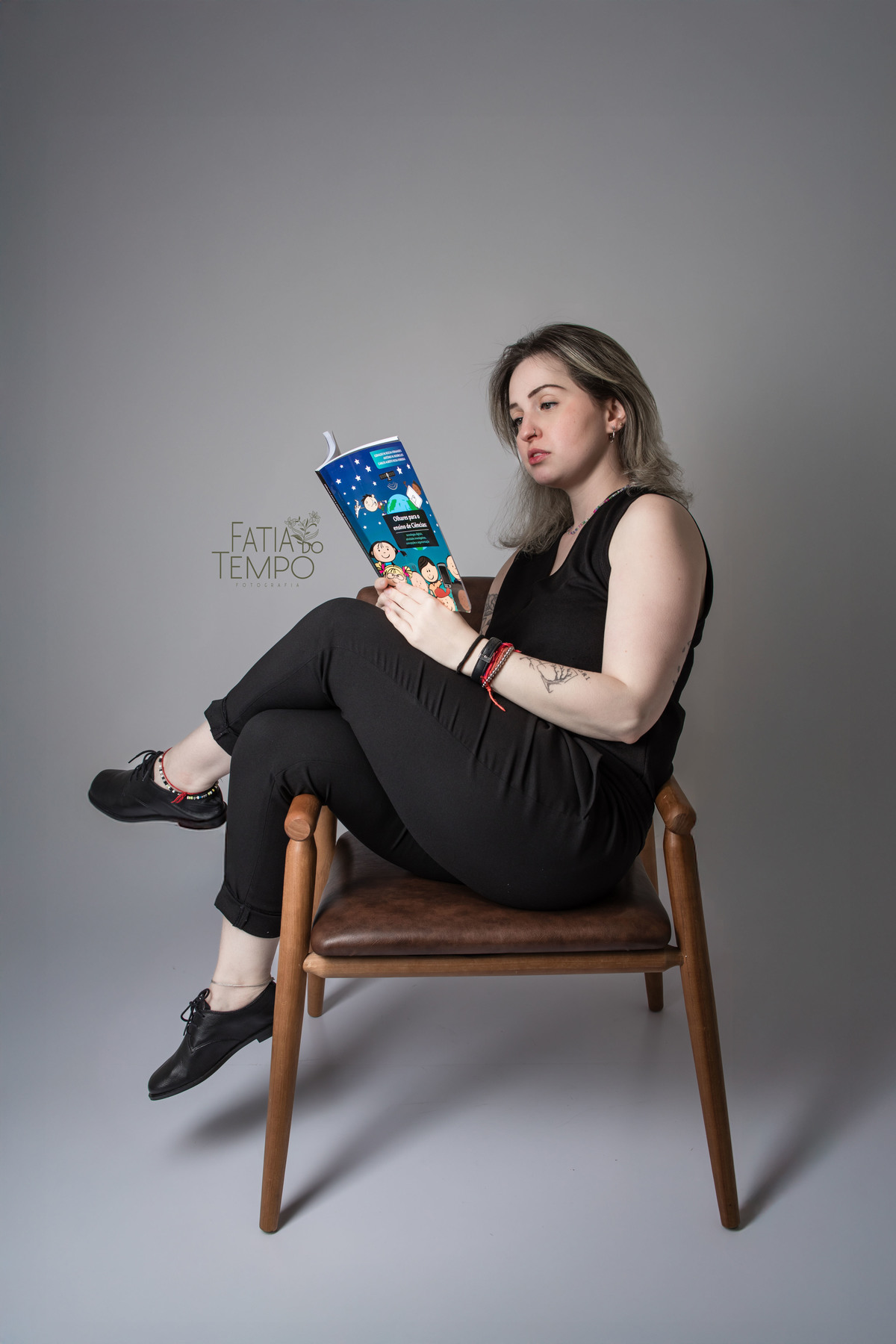 corporativo, professora, professor, universidade, ensaio fotográfico, livros, literatura, química, ciências, estúdio fotográfico, são caetano de sul, Fatia do tempo, fotografia em são caetano, posicionamento, Personal branding, foto corporativa, feminismo