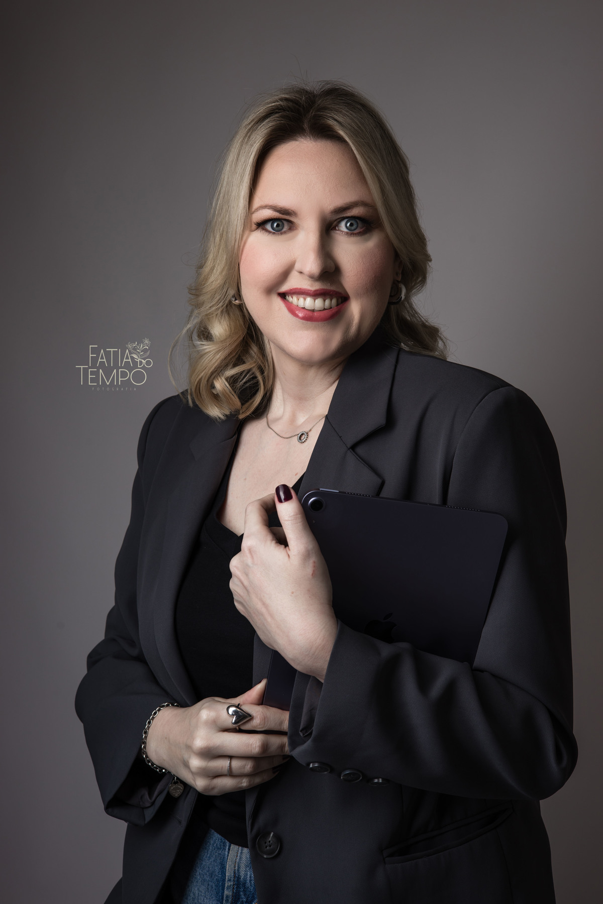 personalbranding, carreira, liderança, networking, confiança, elegância, inspiração, estilo, estratégia, visibilidade, autoridade, empoderamento, posicionamento, autenticidade, impacto, sucesso, sofisticação, influência, protagonismo, headhunter