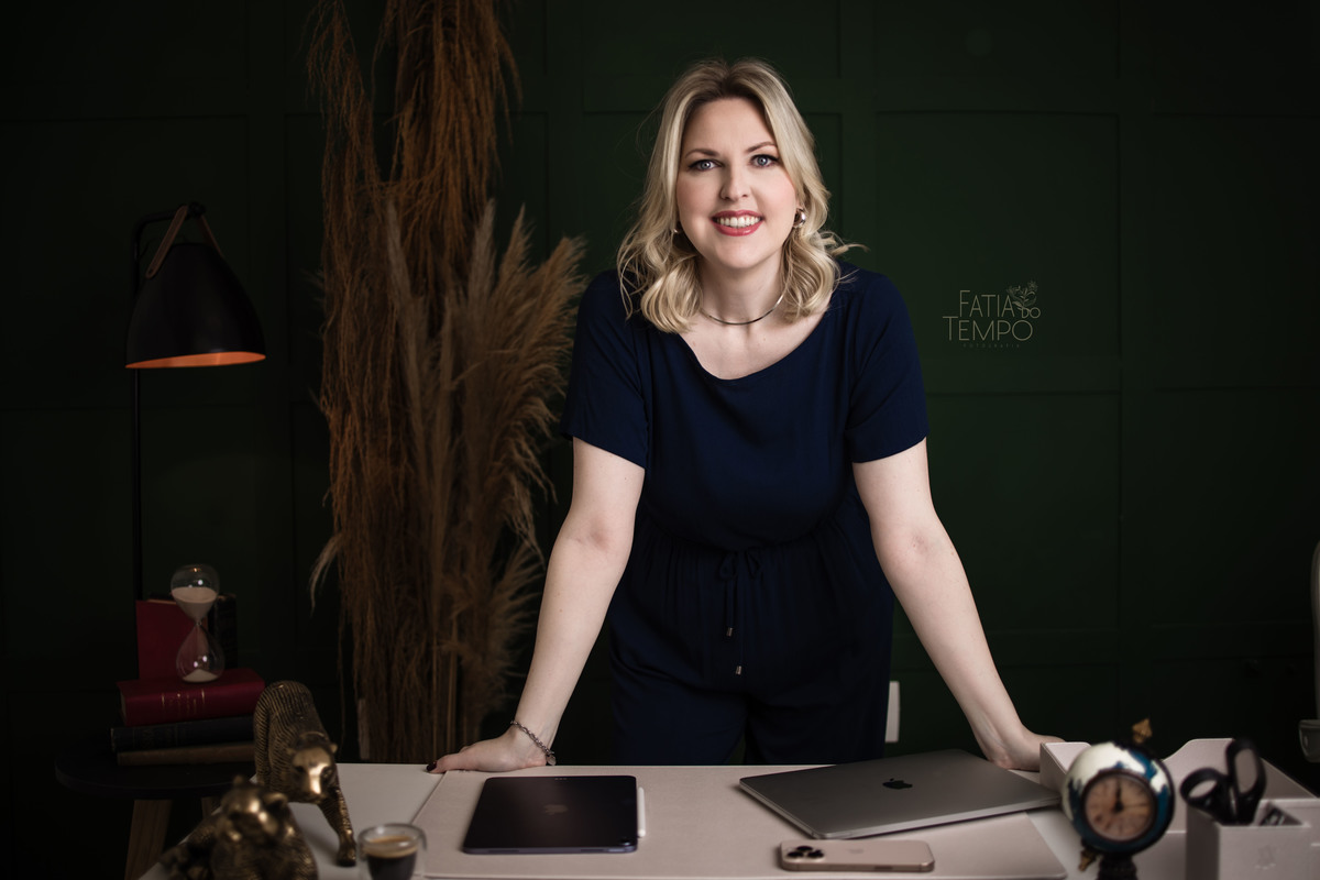 personalbranding, carreira, liderança, networking, confiança, elegância, inspiração, estilo, estratégia, visibilidade, autoridade, empoderamento, posicionamento, autenticidade, impacto, sucesso, sofisticação, influência, protagonismo, headhunter