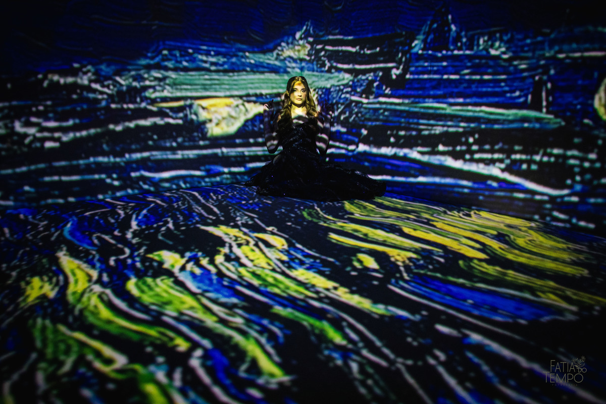 EnsaioFotográfico15Anos, VanGogh&Impressionistas, Debutante, ExposiçãoImersiva, NoiteEstrelada, Girassóis, Pinceladas, ArteElegante, SweetFifteen, Impressionismo, VincentVanGogh, VestidoDeFesta, SonhoEmArte, CoresVibrantes, LuzEContraste, EnsaioTemático, 