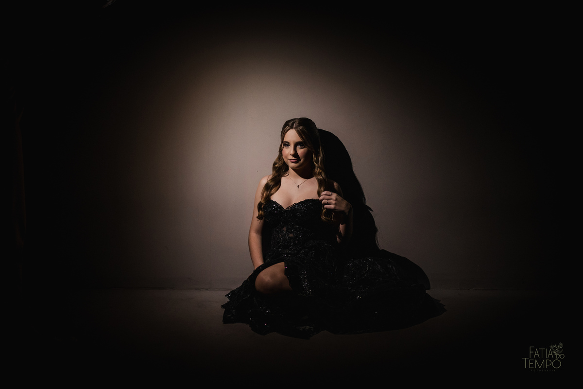 EnsaioFotográfico15Anos, VanGogh&Impressionistas, Debutante, ExposiçãoImersiva, NoiteEstrelada, Girassóis, Pinceladas, ArteElegante, SweetFifteen, Impressionismo, VincentVanGogh, VestidoDeFesta, SonhoEmArte, CoresVibrantes, LuzEContraste, EnsaioTemático, 