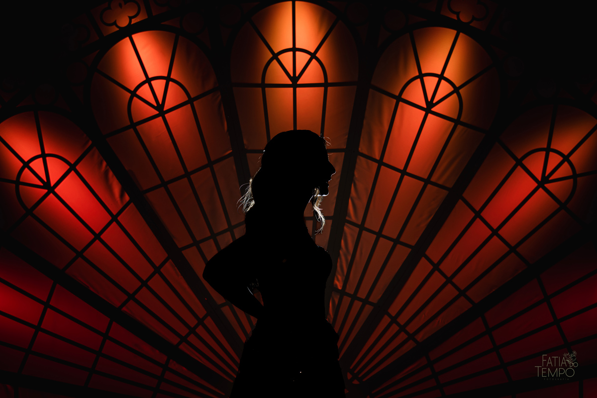 EnsaioFotográfico15Anos, VanGogh&Impressionistas, Debutante, ExposiçãoImersiva, NoiteEstrelada, Girassóis, Pinceladas, ArteElegante, SweetFifteen, Impressionismo, VincentVanGogh, VestidoDeFesta, SonhoEmArte, CoresVibrantes, LuzEContraste, EnsaioTemático, 