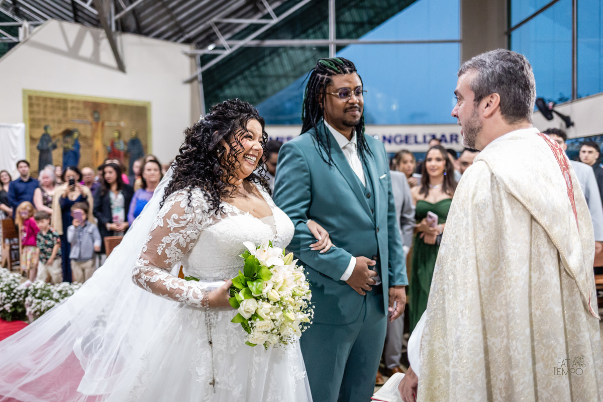 casamento, dicas de casamento, planejamento de casamento, vestidos de noiva, decoração de casamento, festa de casamento, noiva, noivo, cerimônia de casamento, ideias de casamento, fornecedores de casamento, casamento simples, casamento civil, 