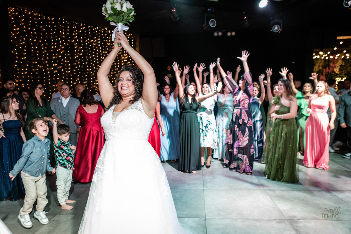 casamento, dicas de casamento, planejamento de casamento, vestidos de noiva, decoração de casamento, festa de casamento, noiva, noivo, cerimônia de casamento, ideias de casamento, fornecedores de casamento, casamento simples, casamento civil, 